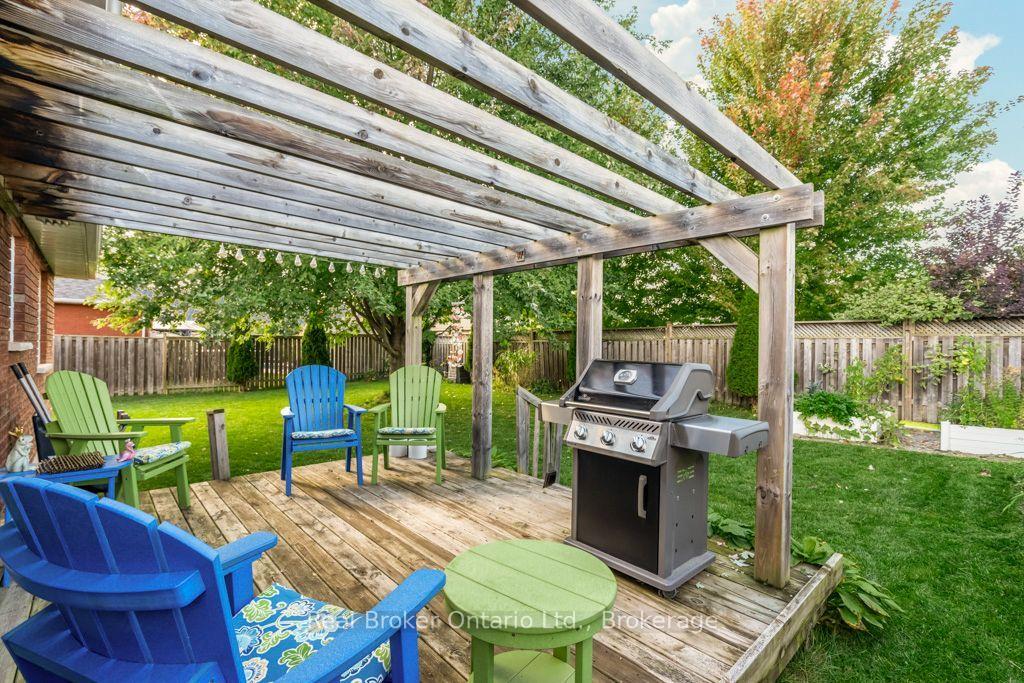 Photo 23 of 22 Burton Crescent, Springwater, Elmvale — HOMEH