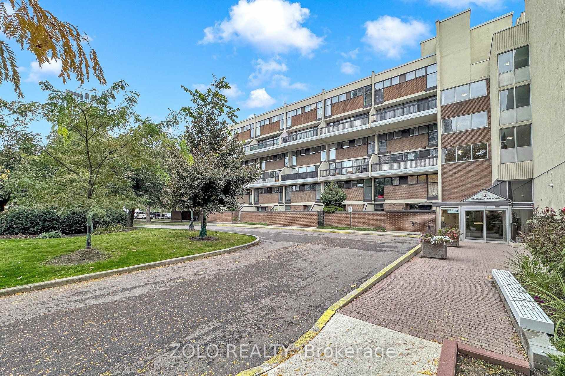 Photo 5 of Unit 247C, 2 Valhalla Inn Road, Etobicoke, Islington-City Centre West — HOMEH