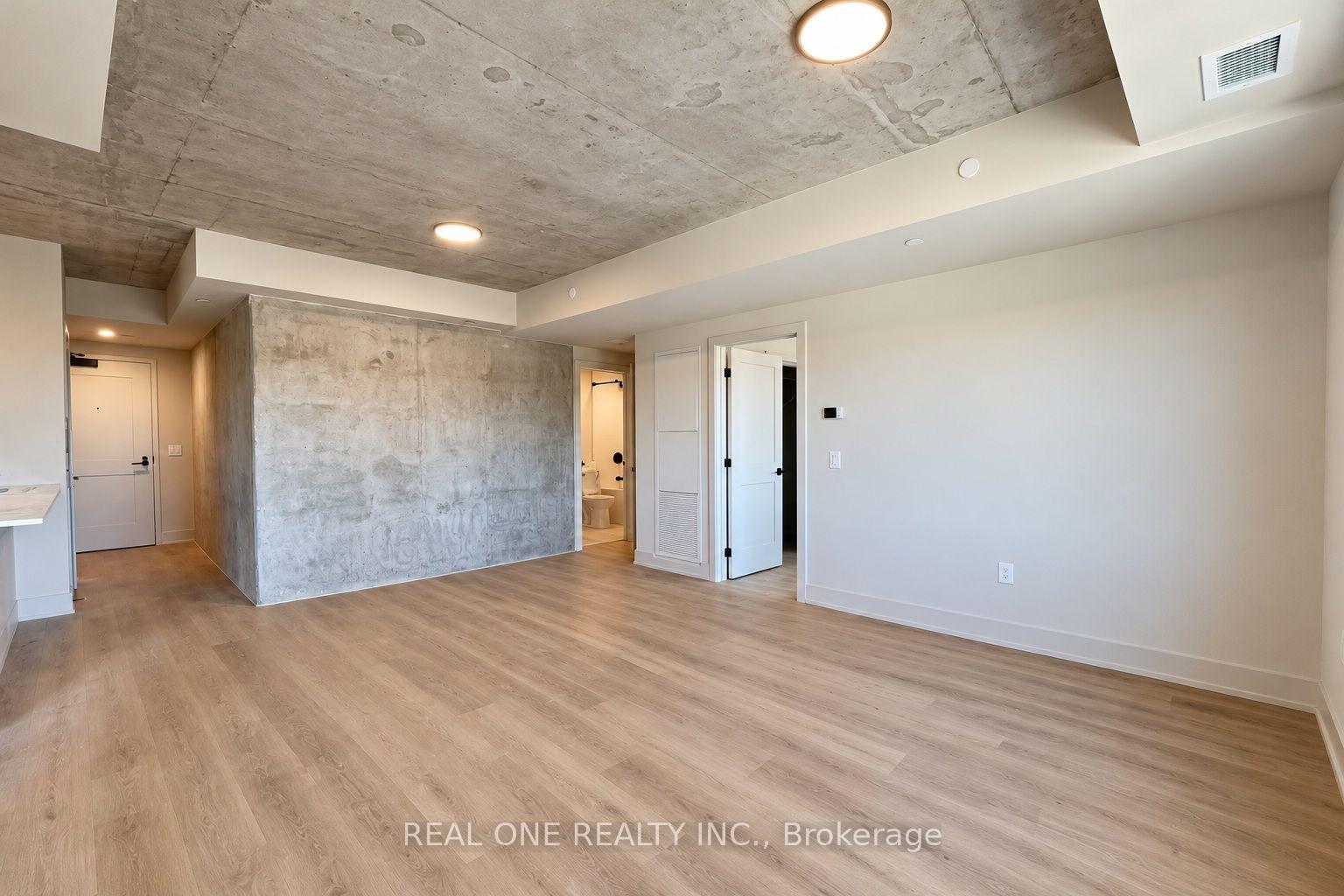 Photo 8 of Unit 511, 810 King Street W, Hamilton, Westdale — HOMEH