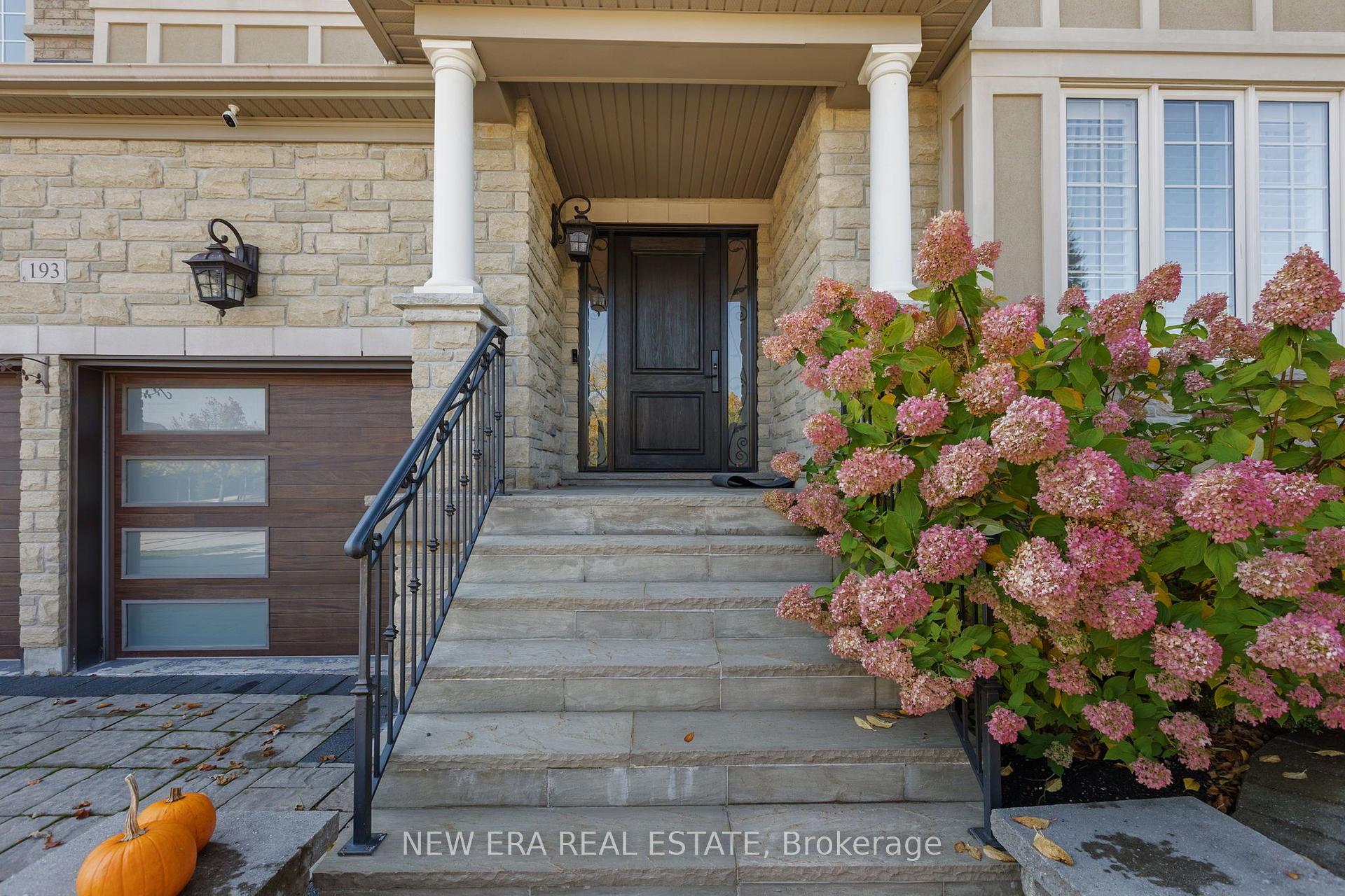 Photo 3 of 193 Lady Nadia Drive, Vaughan, Patterson — HOMEH