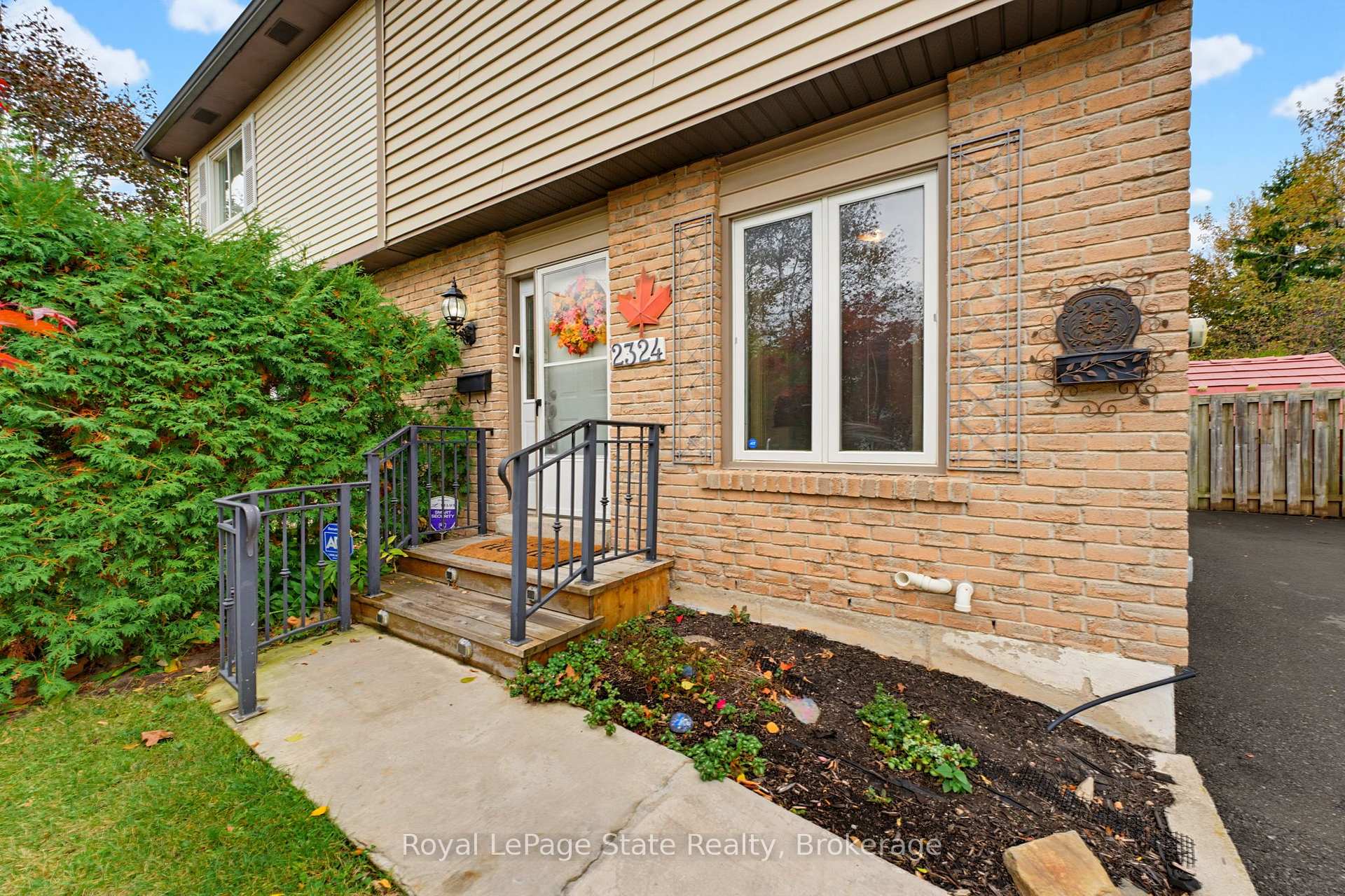Photo 1 of 2324 Middlesmoor Crescent, Burlington, Brant Hills — HOMEH