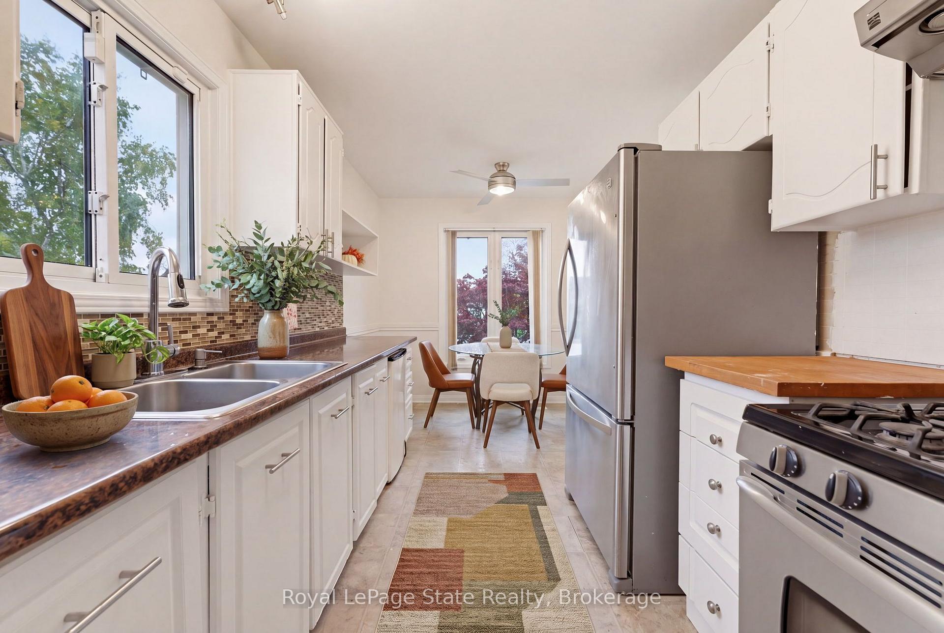Photo 8 of 2324 Middlesmoor Crescent, Burlington, Brant Hills — HOMEH