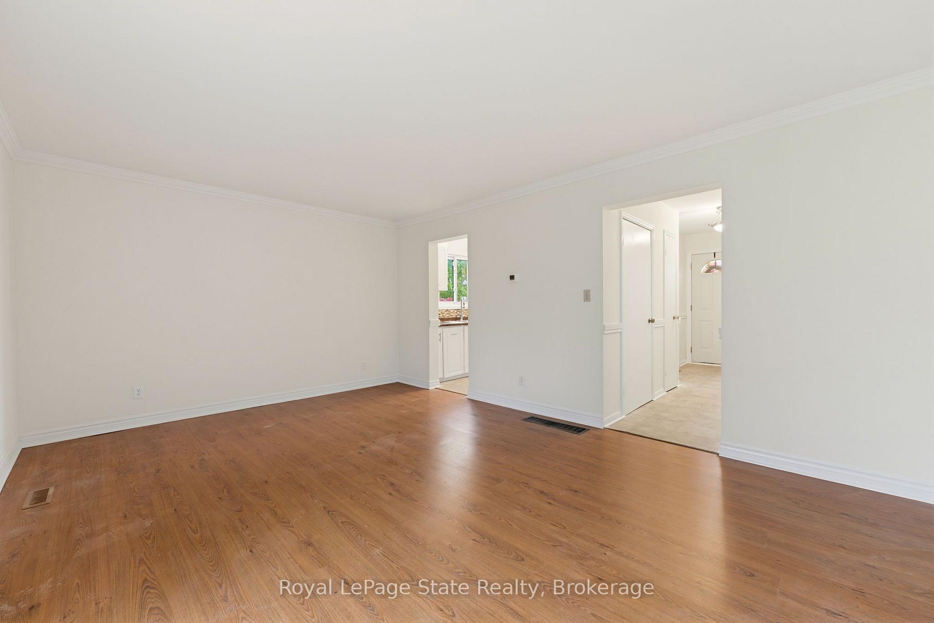 Photo 15 of 2324 Middlesmoor Crescent, Burlington, Brant Hills — HOMEH