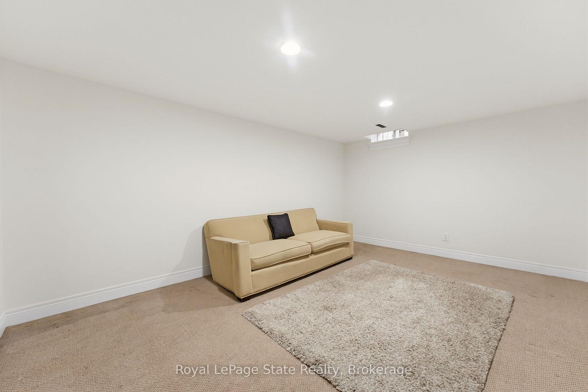 Photo 18 of 2324 Middlesmoor Crescent, Burlington, Brant Hills — HOMEH