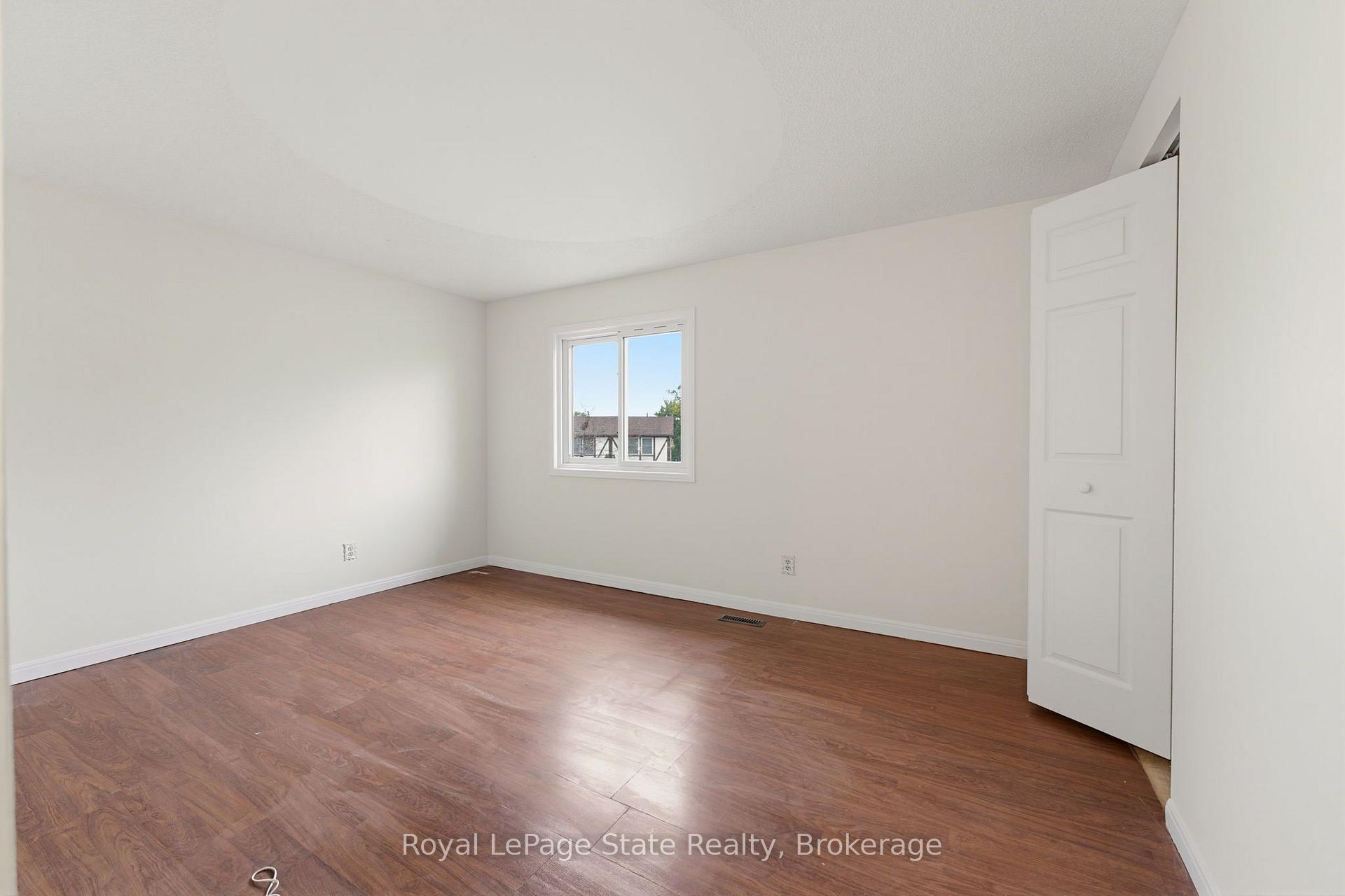 Photo 21 of 2324 Middlesmoor Crescent, Burlington, Brant Hills — HOMEH