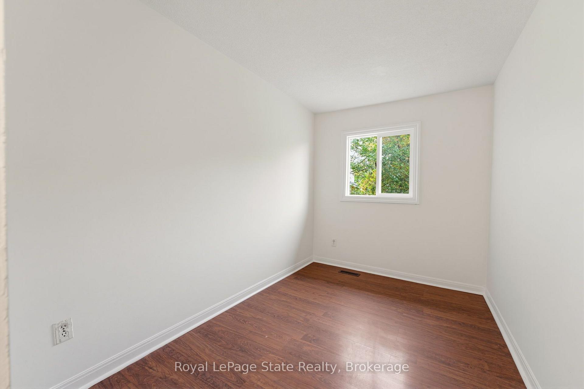 Photo 23 of 2324 Middlesmoor Crescent, Burlington, Brant Hills — HOMEH