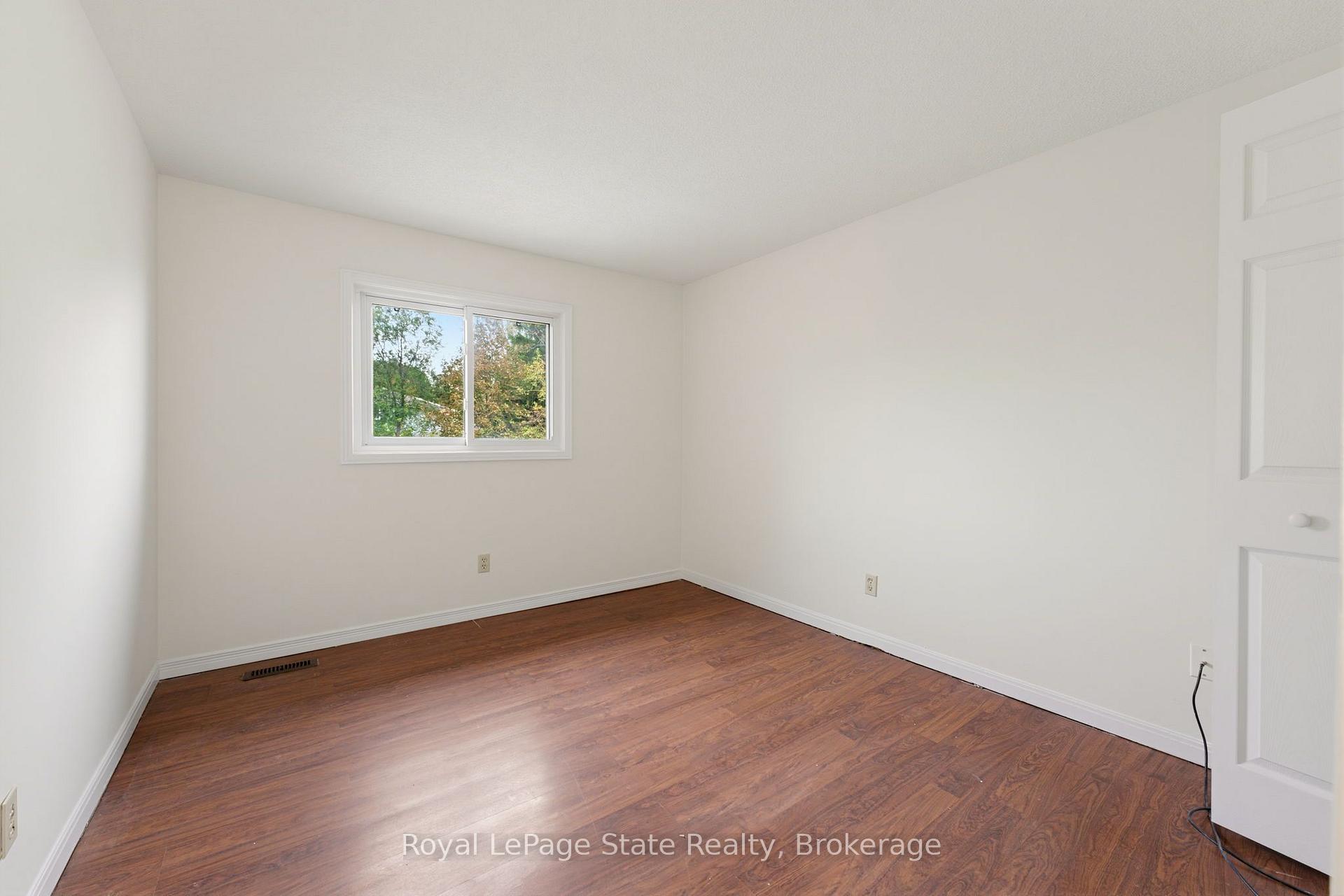 Photo 25 of 2324 Middlesmoor Crescent, Burlington, Brant Hills — HOMEH