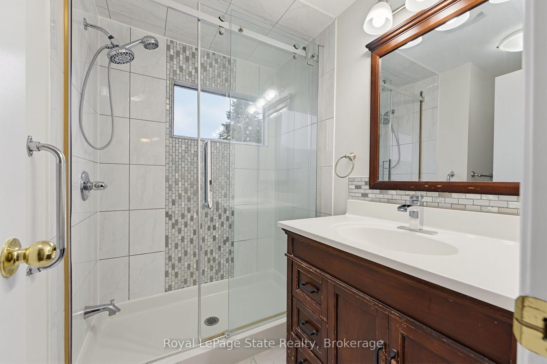 Photo 27 of 2324 Middlesmoor Crescent, Burlington, Brant Hills — HOMEH
