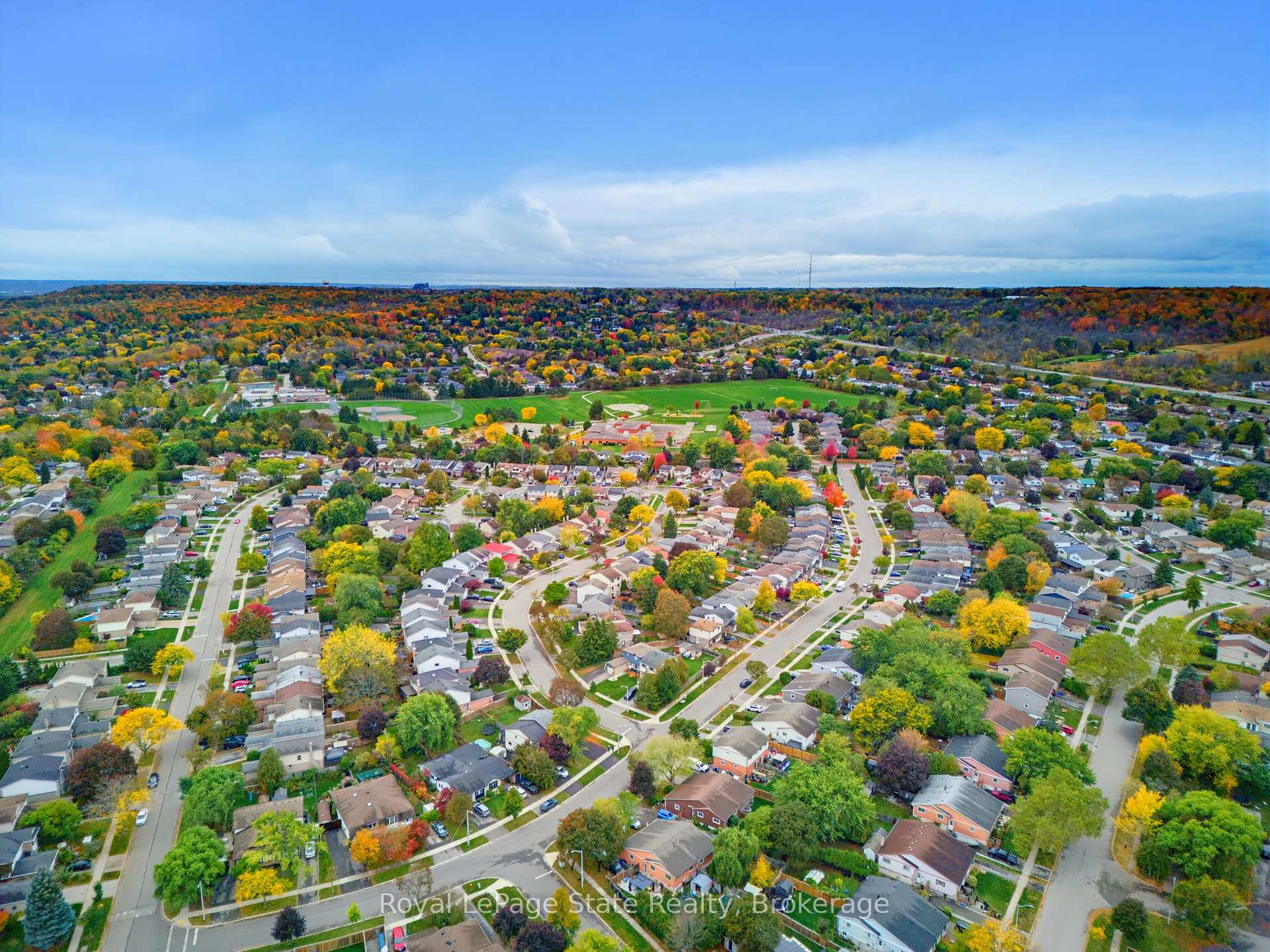 Photo 41 of 2324 Middlesmoor Crescent, Burlington, Brant Hills — HOMEH
