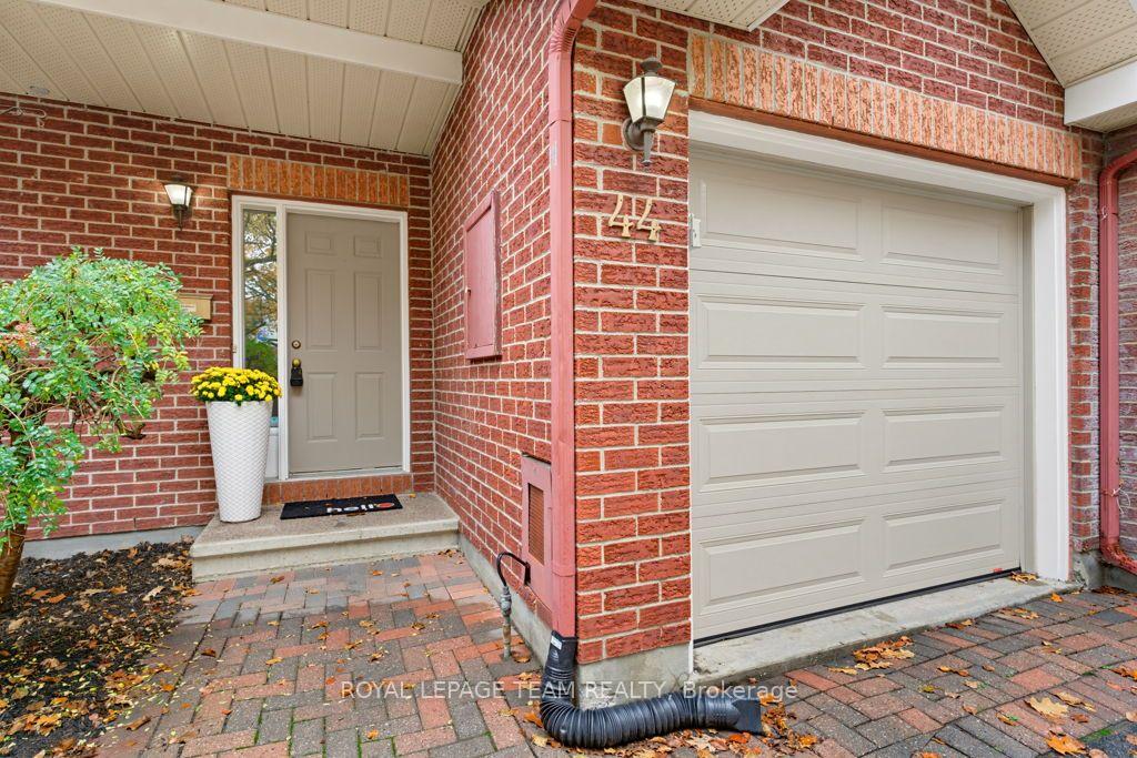 Photo 3 of 44 jackman Terrace, Ottawa, Kanata - Katimavik — HOMEH