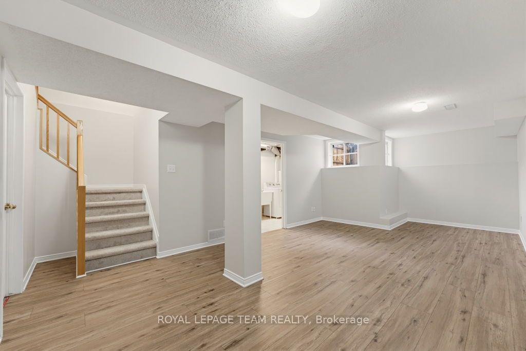 Photo 25 of 44 jackman Terrace, Ottawa, Kanata - Katimavik — HOMEH