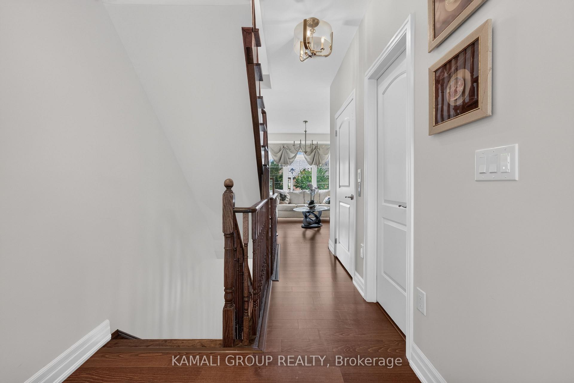Photo 7 of 39 Beverley Glen Boulevard, Vaughan, Beverley Glen — HOMEH