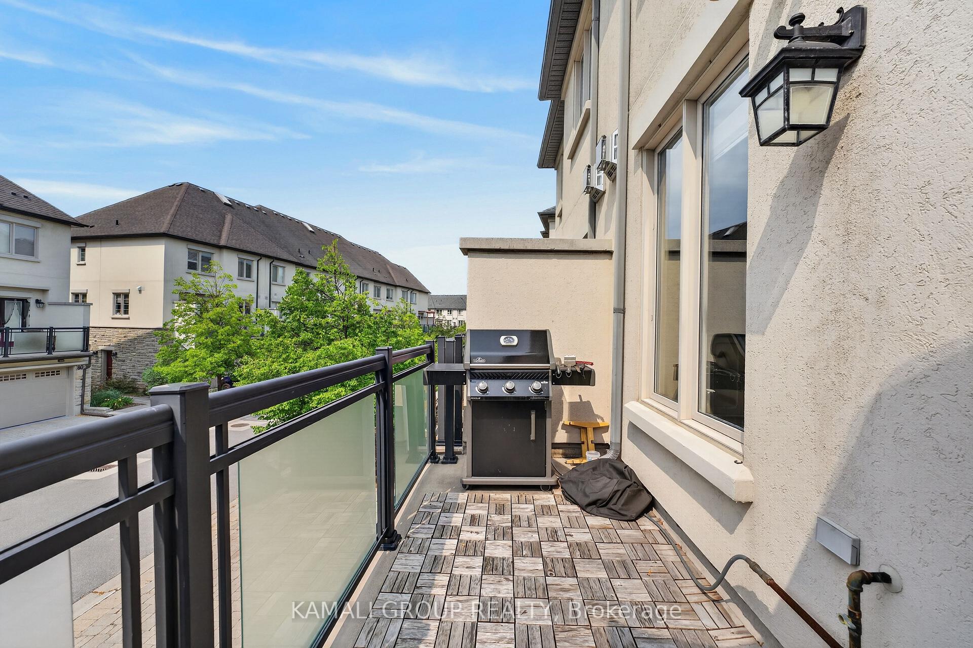Photo 12 of 39 Beverley Glen Boulevard, Vaughan, Beverley Glen — HOMEH
