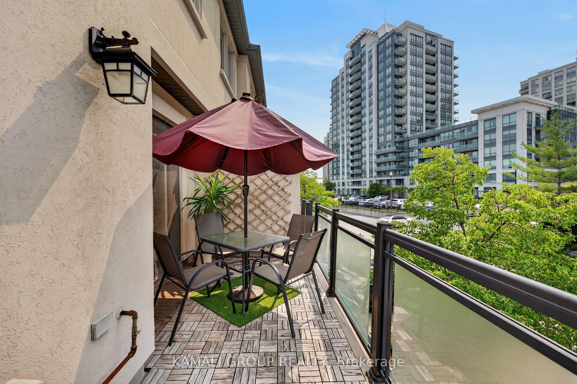 Photo 13 of 39 Beverley Glen Boulevard, Vaughan, Beverley Glen — HOMEH