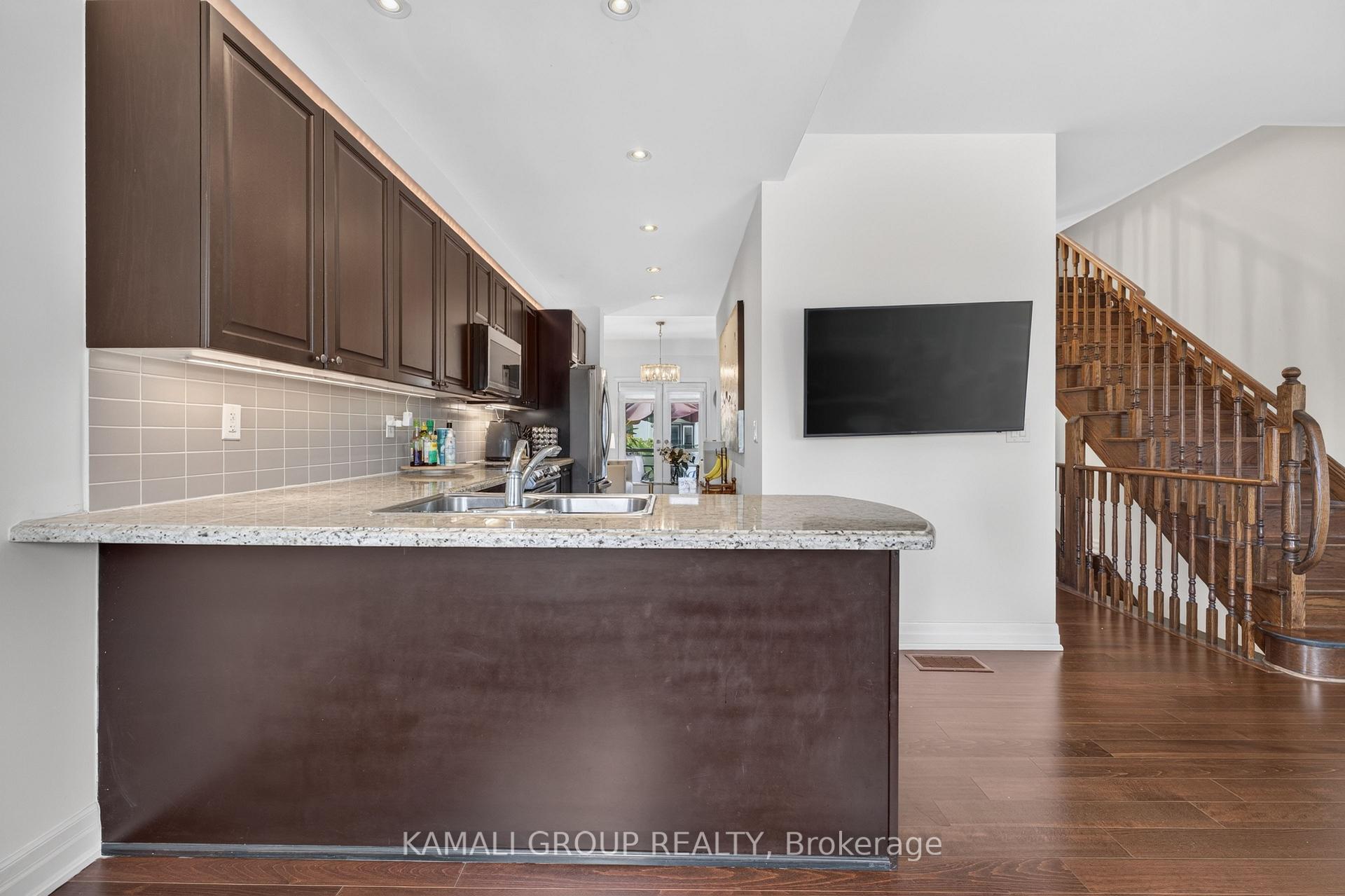 Photo 17 of 39 Beverley Glen Boulevard, Vaughan, Beverley Glen — HOMEH