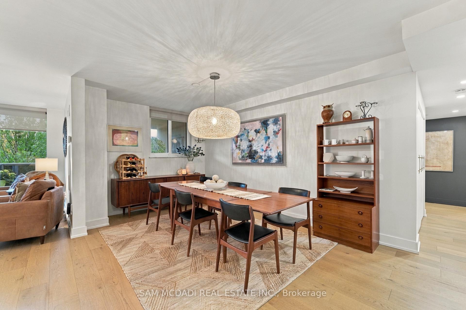 Photo 11 of Unit 206, 812 Burnhamthorpe Road, Etobicoke, Markland Wood — HOMEH