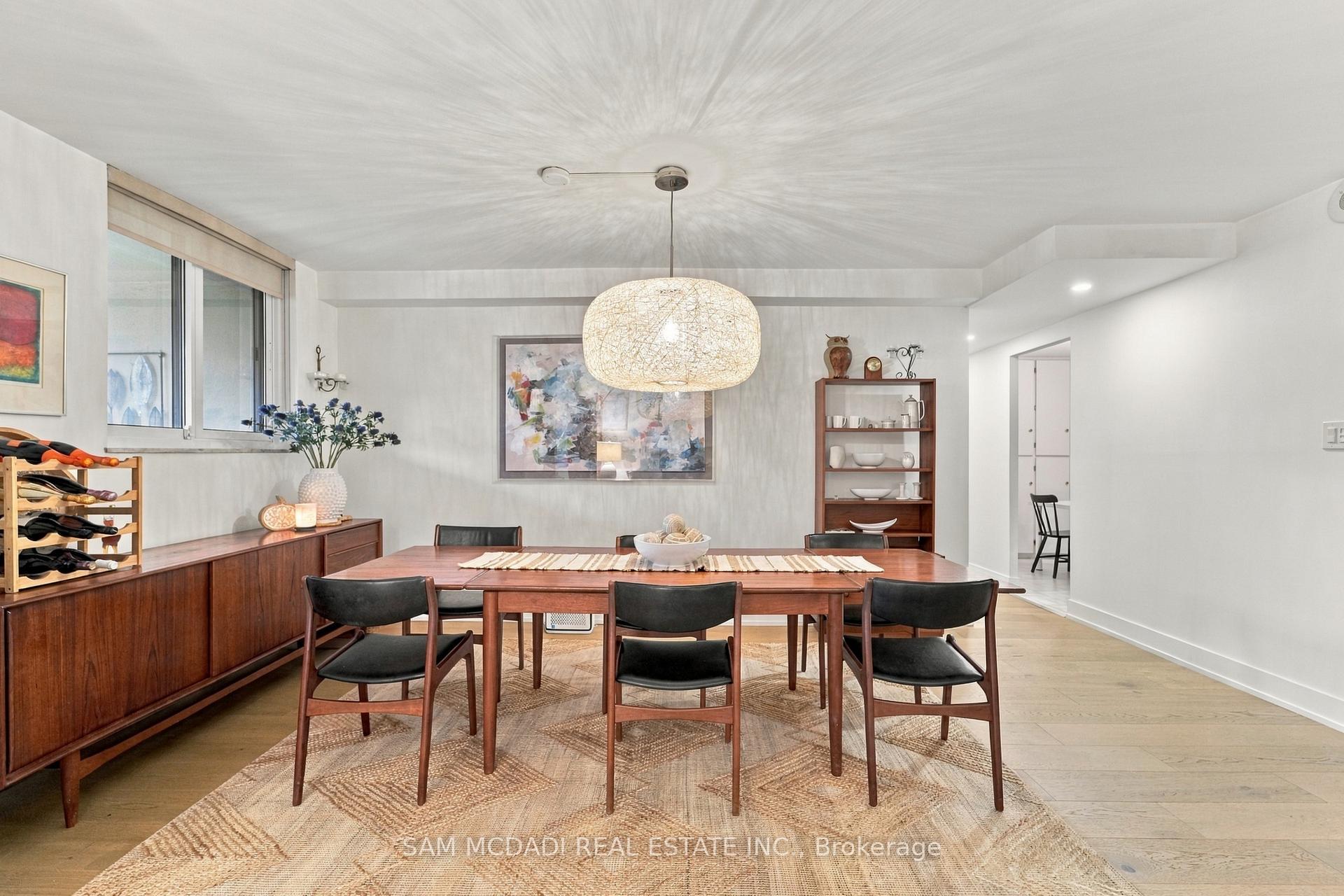 Photo 13 of Unit 206, 812 Burnhamthorpe Road, Etobicoke, Markland Wood — HOMEH