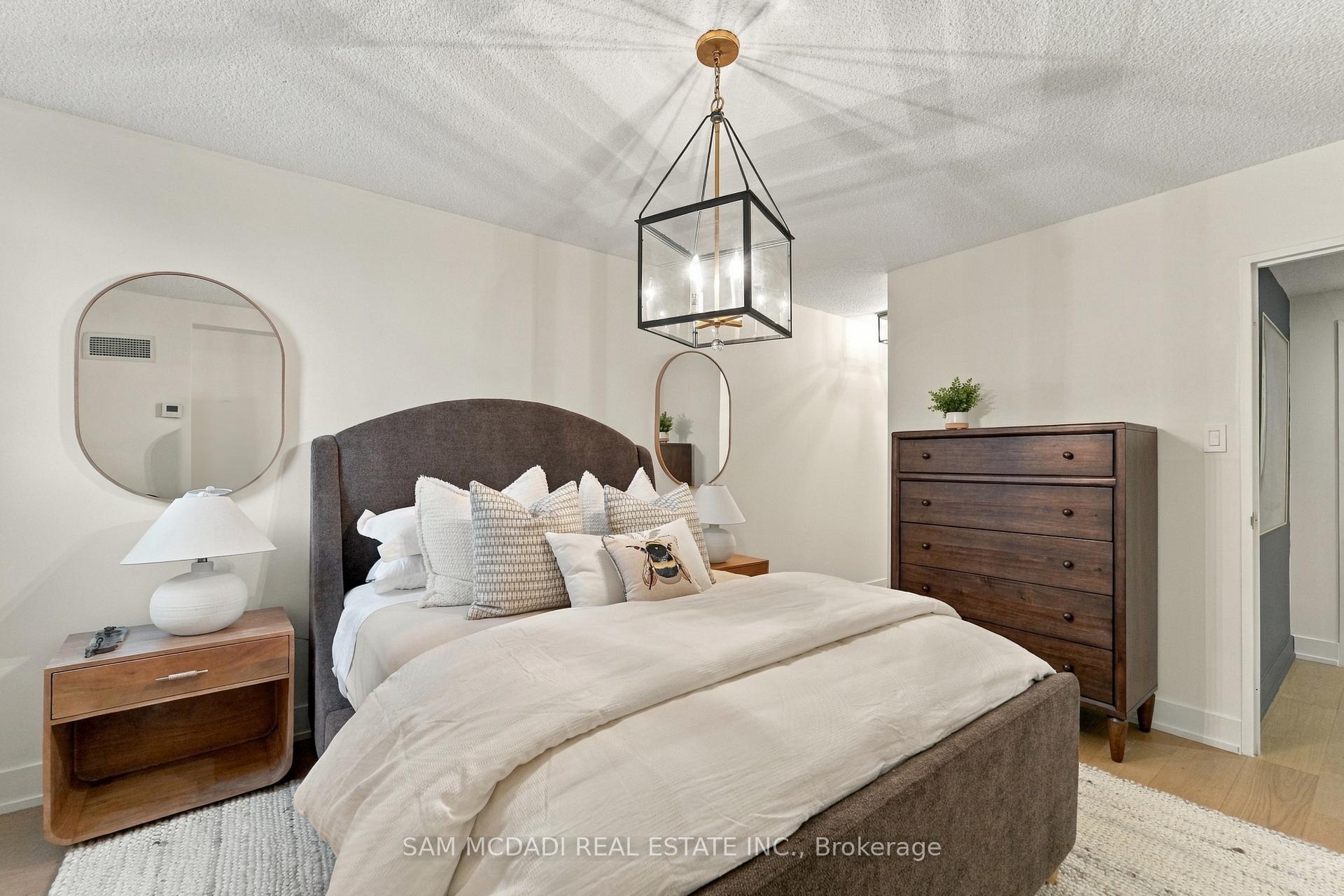 Photo 20 of Unit 206, 812 Burnhamthorpe Road, Etobicoke, Markland Wood — HOMEH