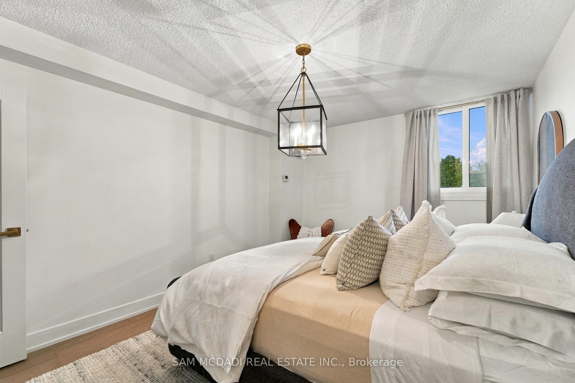 Photo 21 of Unit 206, 812 Burnhamthorpe Road, Etobicoke, Markland Wood — HOMEH