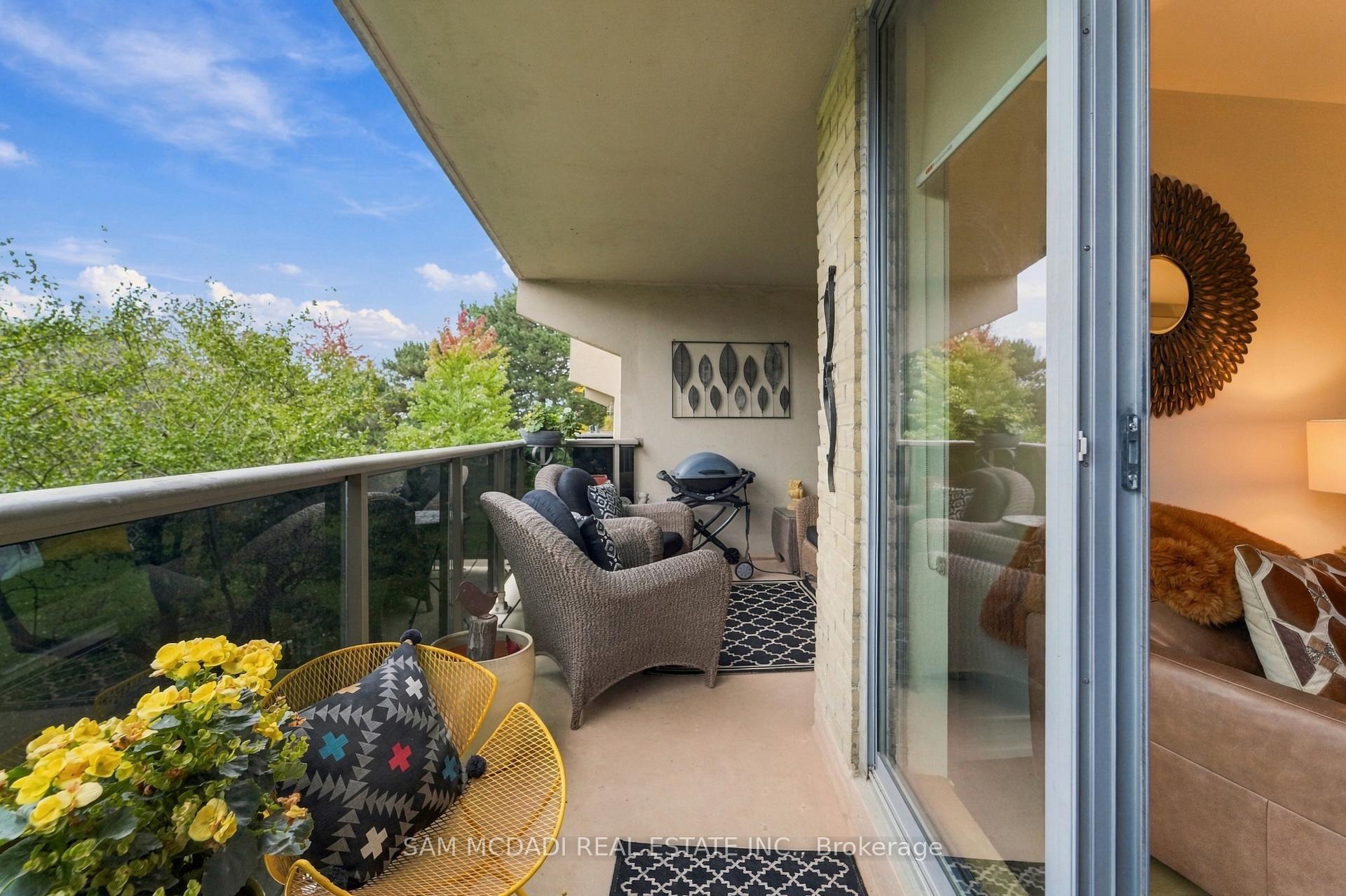 Photo 27 of Unit 206, 812 Burnhamthorpe Road, Etobicoke, Markland Wood — HOMEH