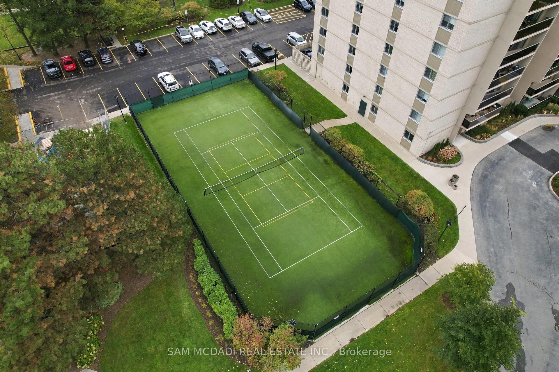 Photo 40 of Unit 206, 812 Burnhamthorpe Road, Etobicoke, Markland Wood — HOMEH