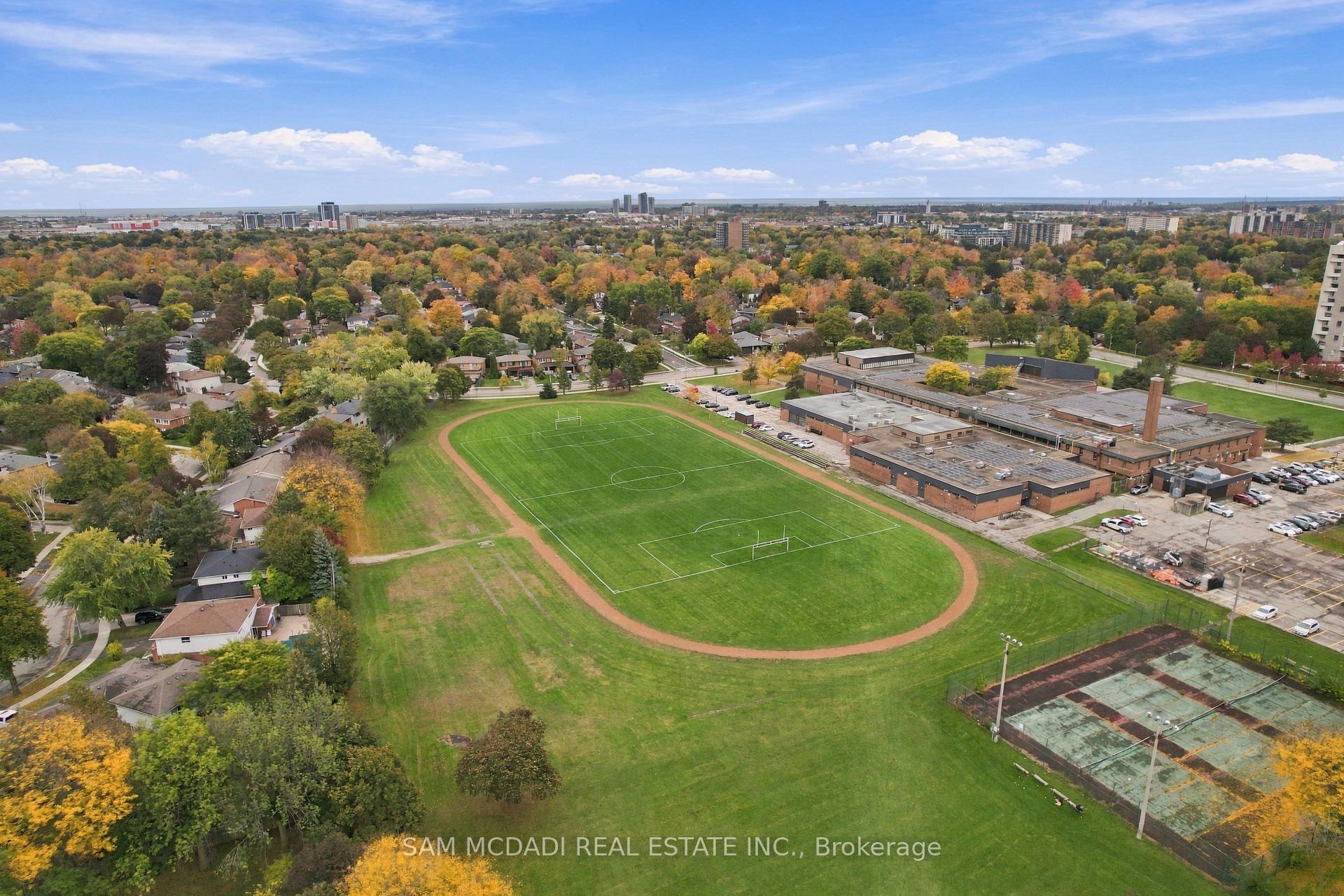Photo 41 of Unit 206, 812 Burnhamthorpe Road, Etobicoke, Markland Wood — HOMEH