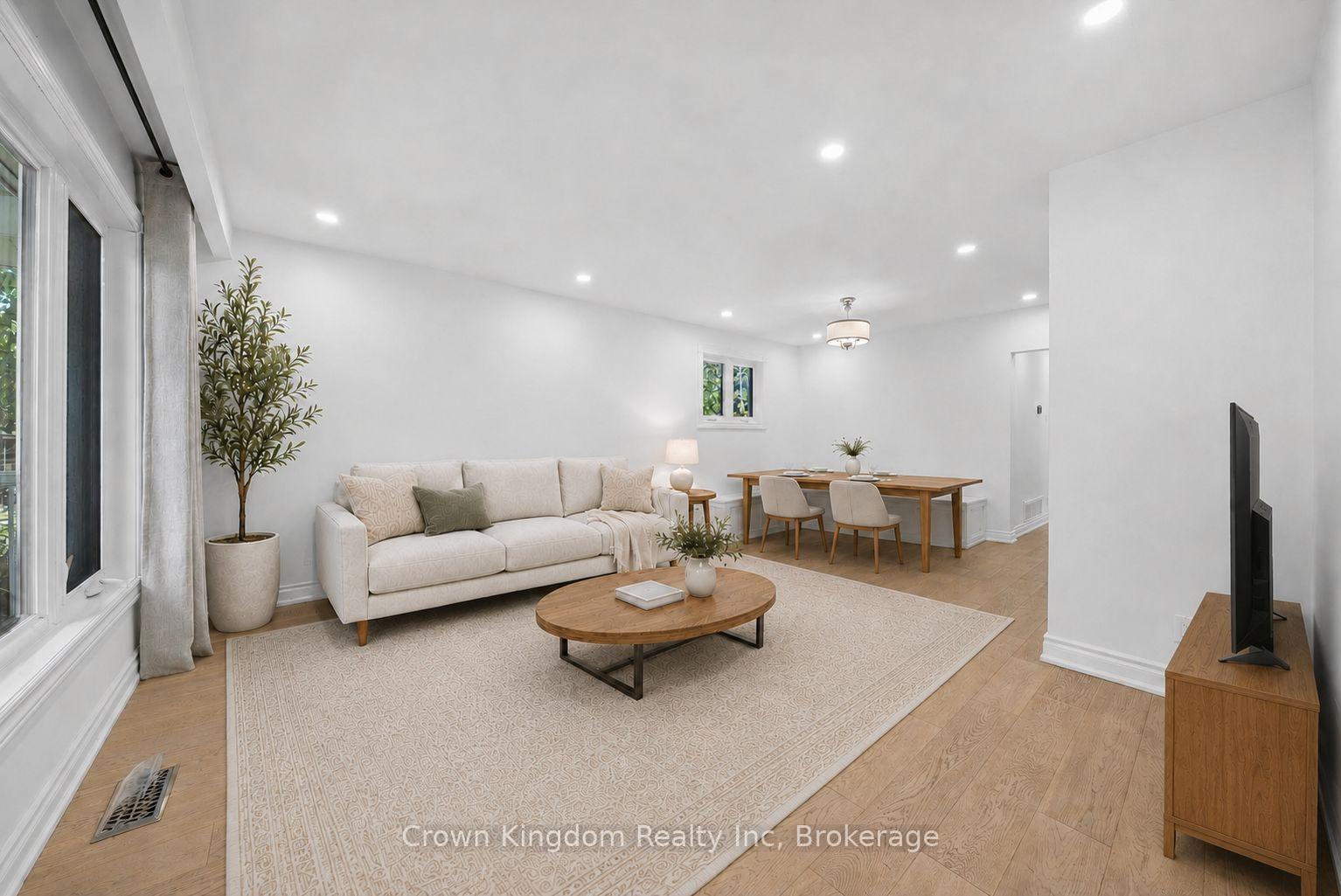 Photo 6 of Unit Main, 20 Lyncroft Drive, Scarborough, Guildwood — HOMEH
