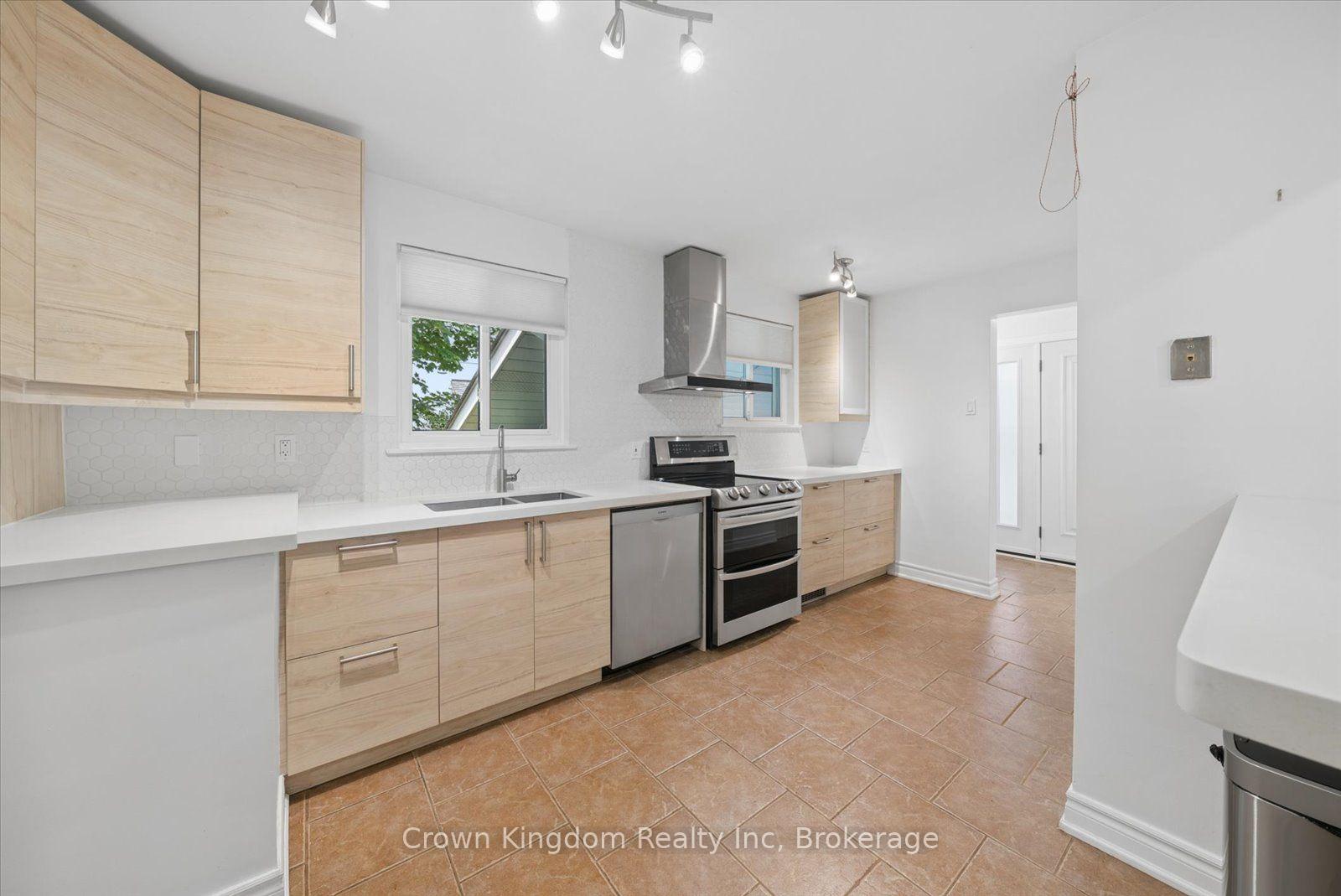 Photo 10 of Unit Main, 20 Lyncroft Drive, Scarborough, Guildwood — HOMEH