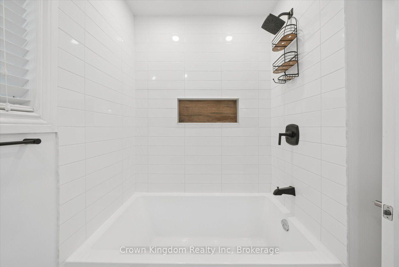 Photo 13 of Unit Main, 20 Lyncroft Drive, Scarborough, Guildwood — HOMEH