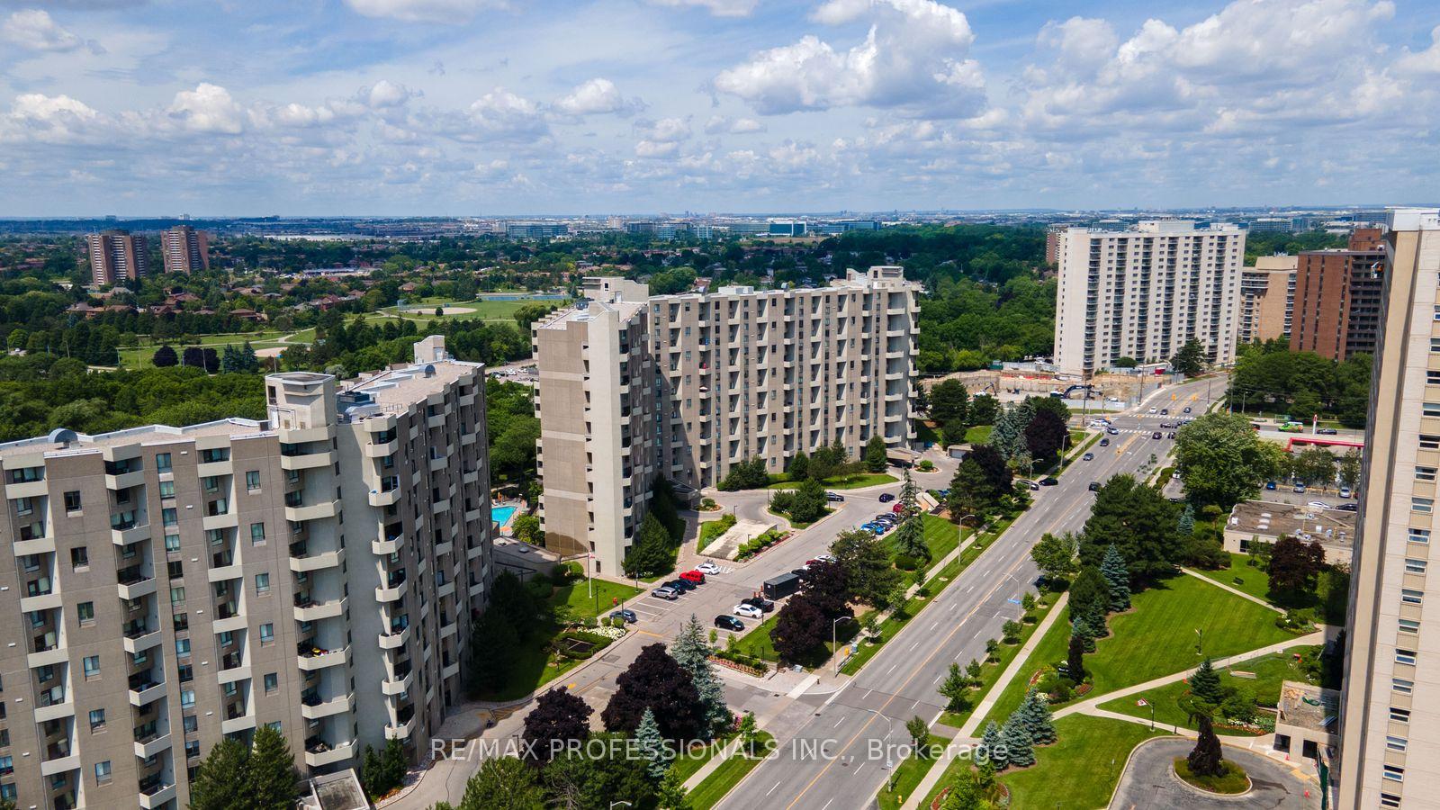 Photo 1 of Unit PH30, 300 Mill Road, Etobicoke, Markland Wood — HOMEH
