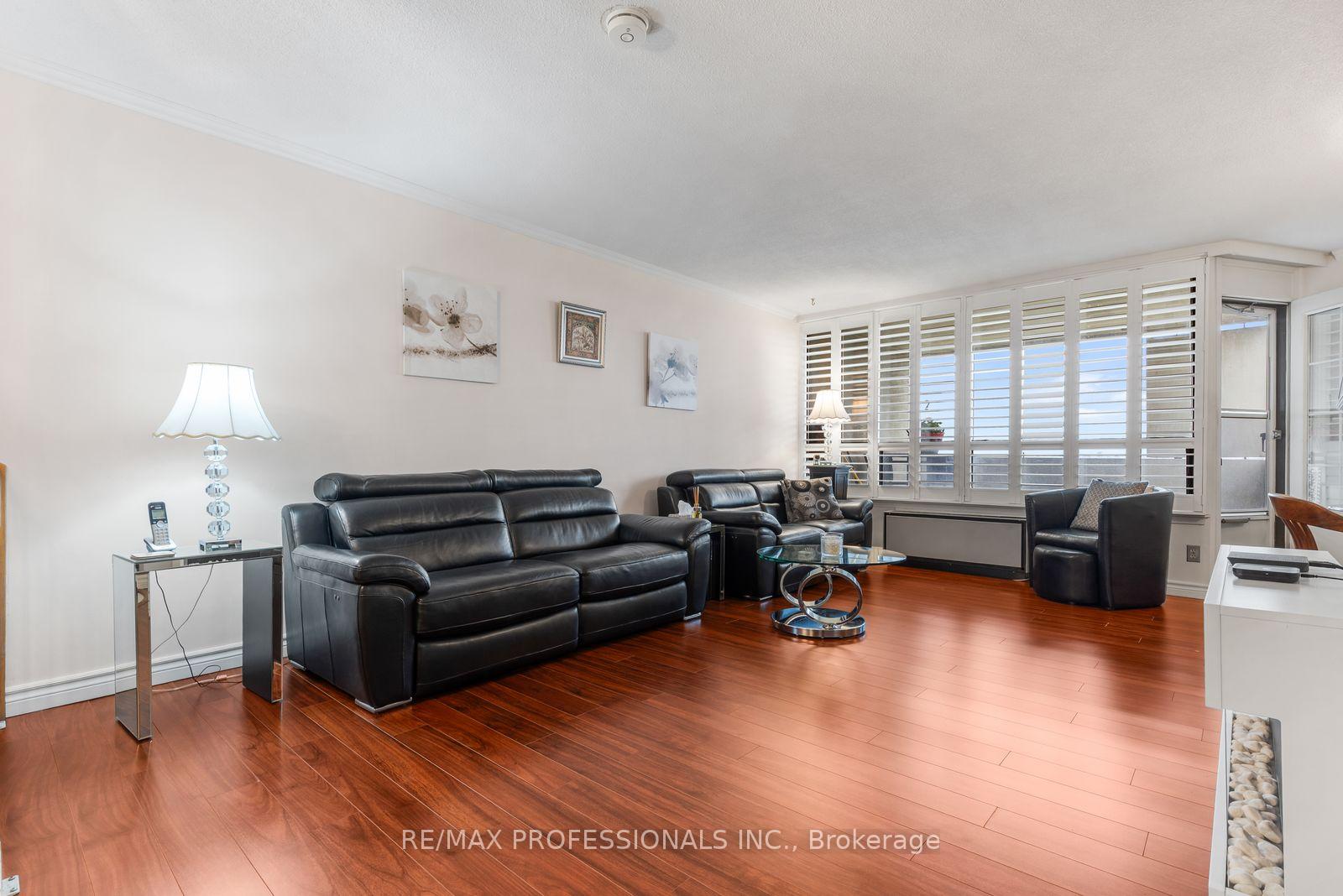Photo 2 of Unit PH30, 300 Mill Road, Etobicoke, Markland Wood — HOMEH