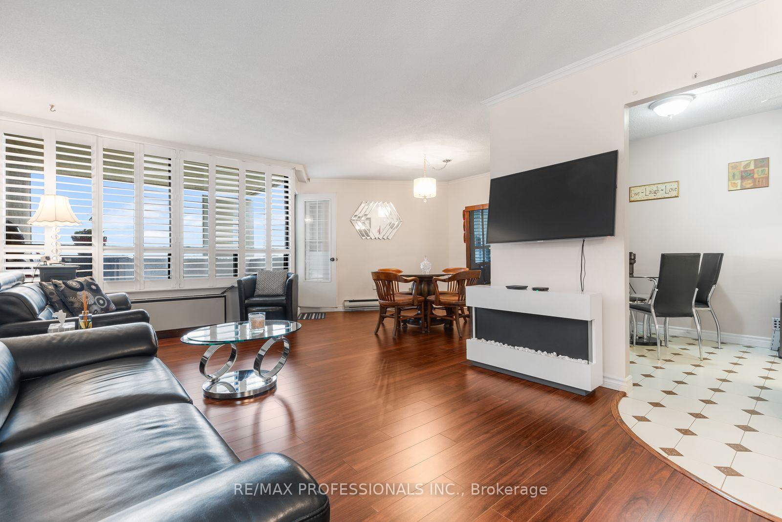 Photo 4 of Unit PH30, 300 Mill Road, Etobicoke, Markland Wood — HOMEH