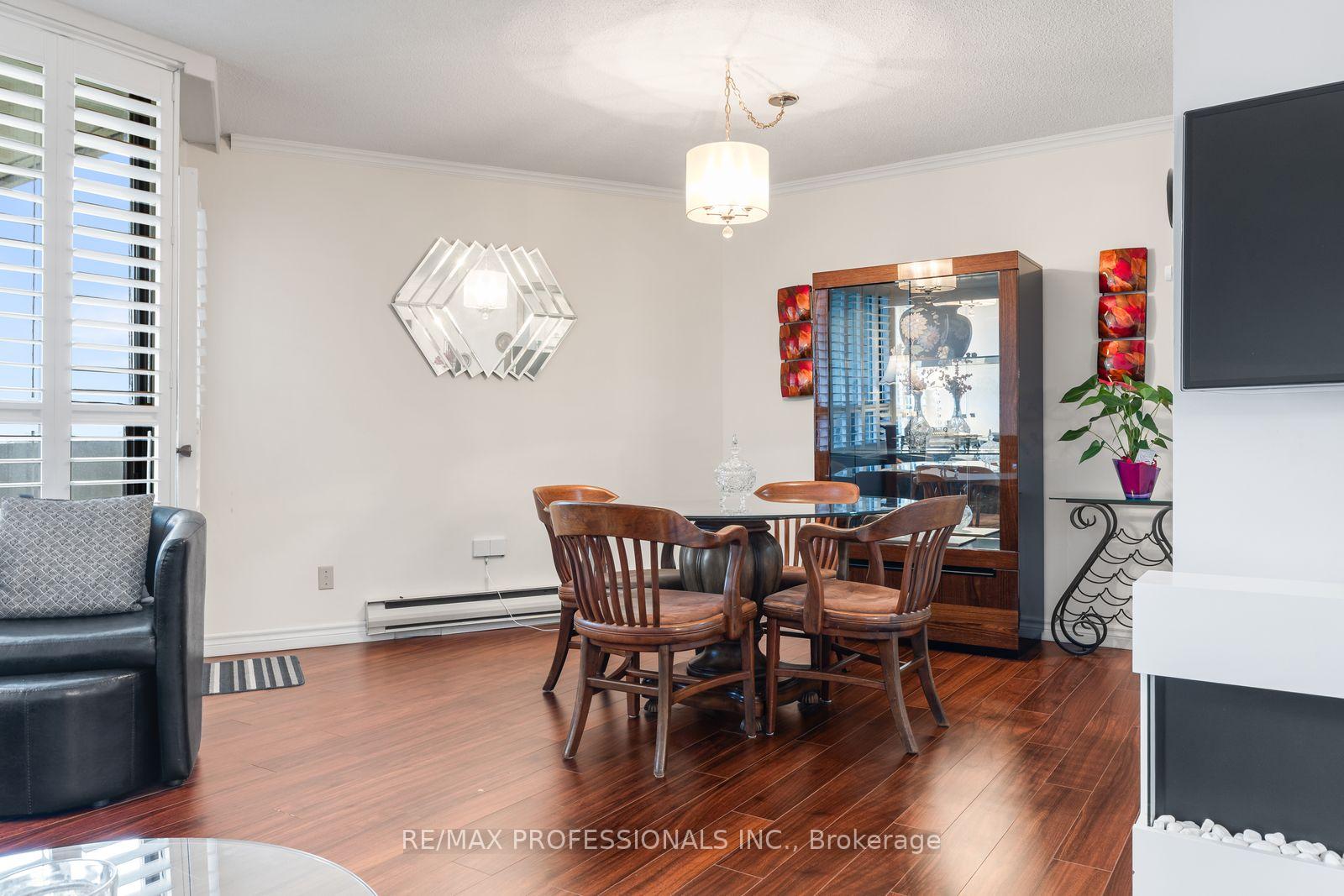 Photo 5 of Unit PH30, 300 Mill Road, Etobicoke, Markland Wood — HOMEH