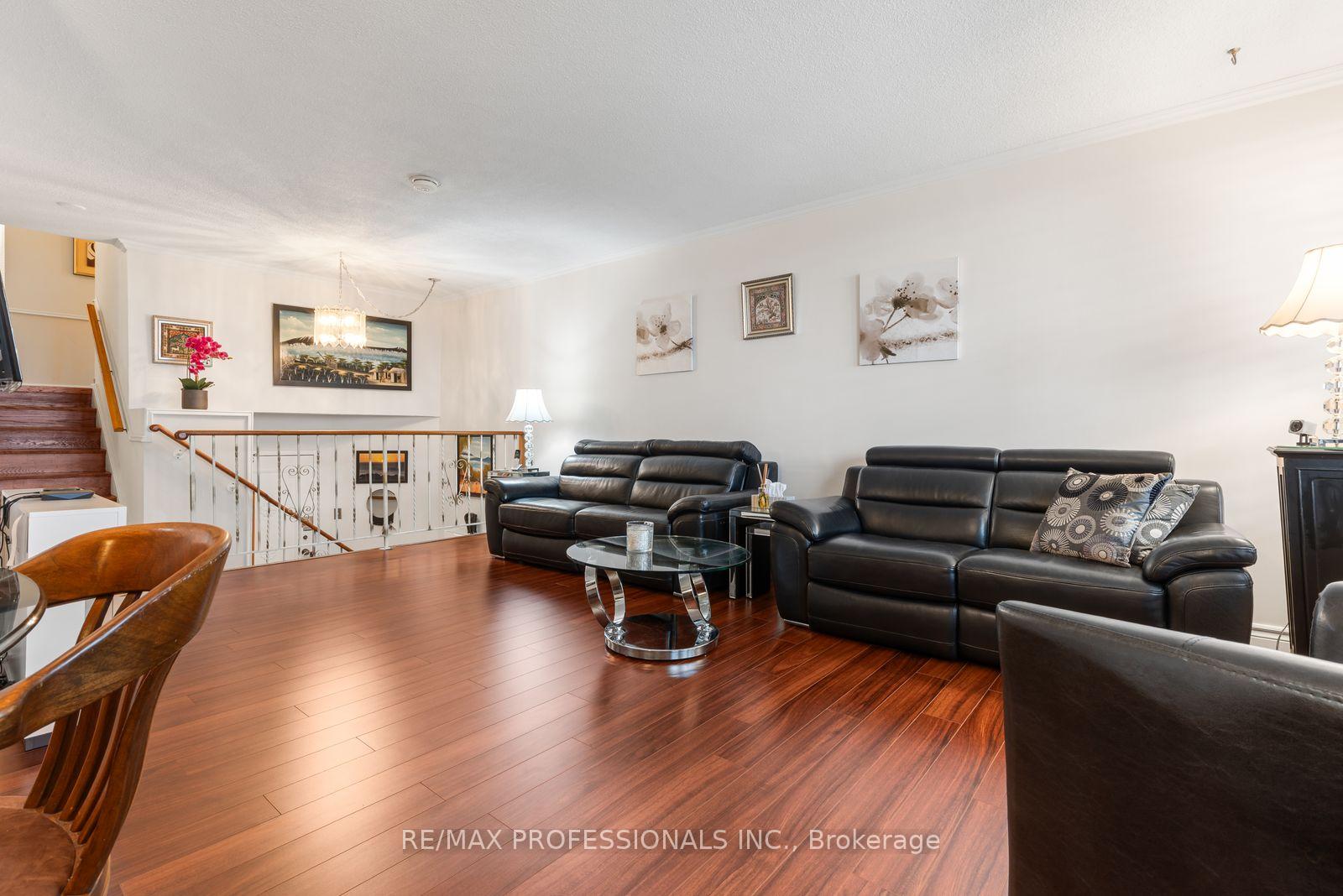 Photo 7 of Unit PH30, 300 Mill Road, Etobicoke, Markland Wood — HOMEH
