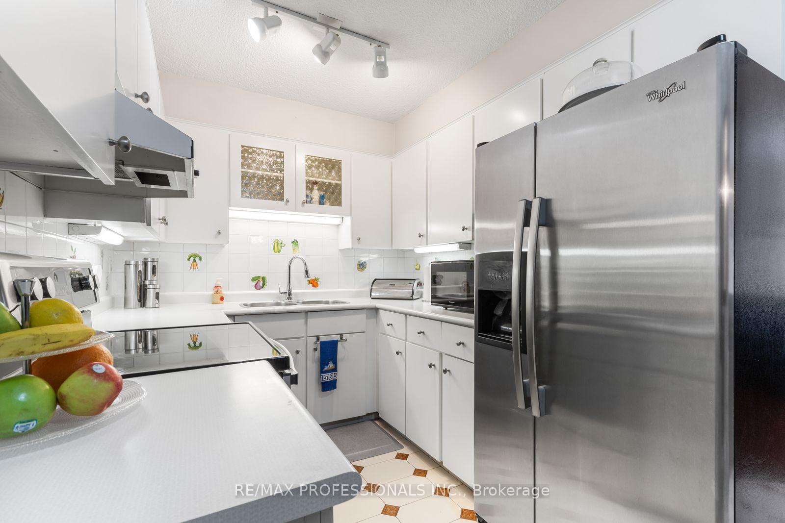 Photo 11 of Unit PH30, 300 Mill Road, Etobicoke, Markland Wood — HOMEH