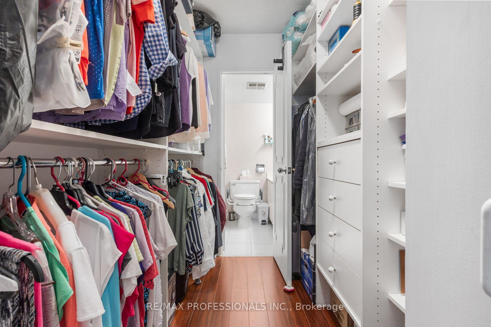 Photo 17 of Unit PH30, 300 Mill Road, Etobicoke, Markland Wood — HOMEH