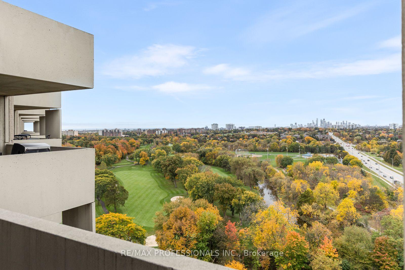 Photo 25 of Unit PH30, 300 Mill Road, Etobicoke, Markland Wood — HOMEH