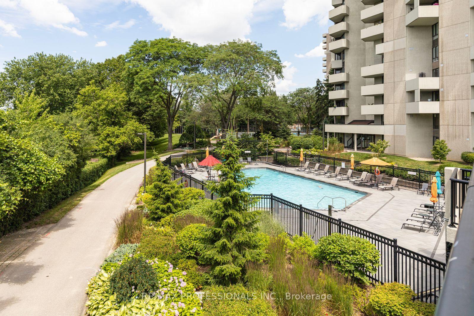 Photo 34 of Unit PH30, 300 Mill Road, Etobicoke, Markland Wood — HOMEH