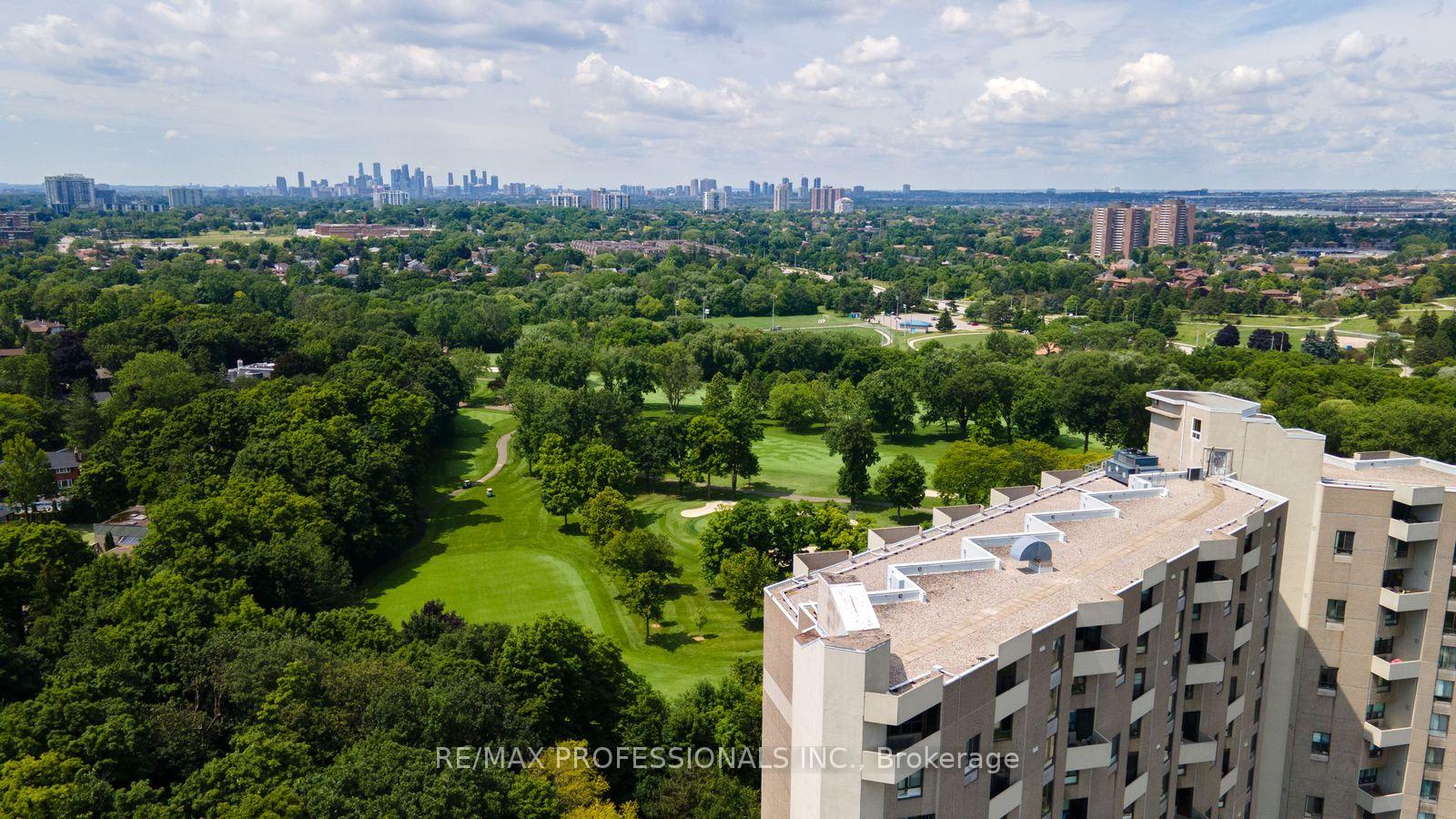 Photo 36 of Unit PH30, 300 Mill Road, Etobicoke, Markland Wood — HOMEH