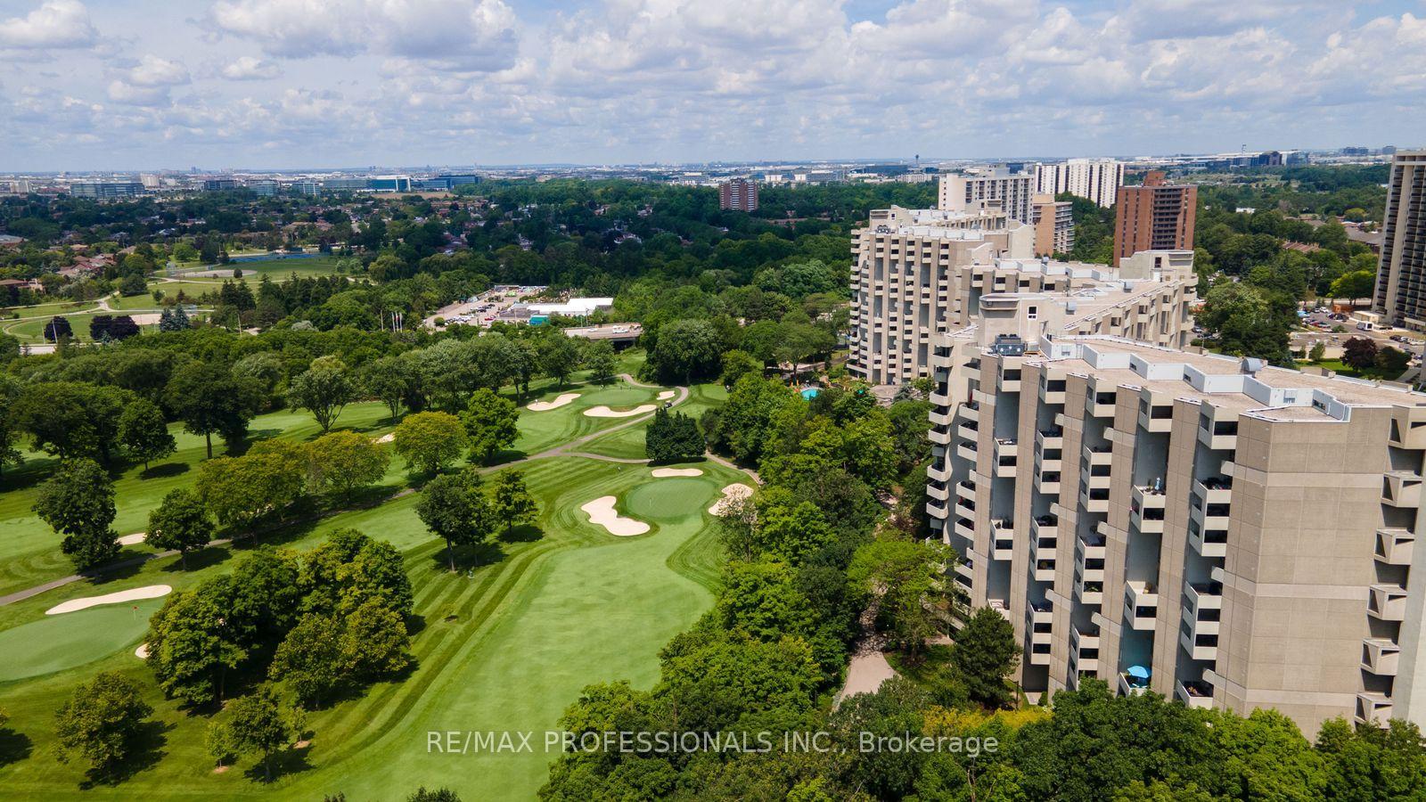 Photo 38 of Unit PH30, 300 Mill Road, Etobicoke, Markland Wood — HOMEH