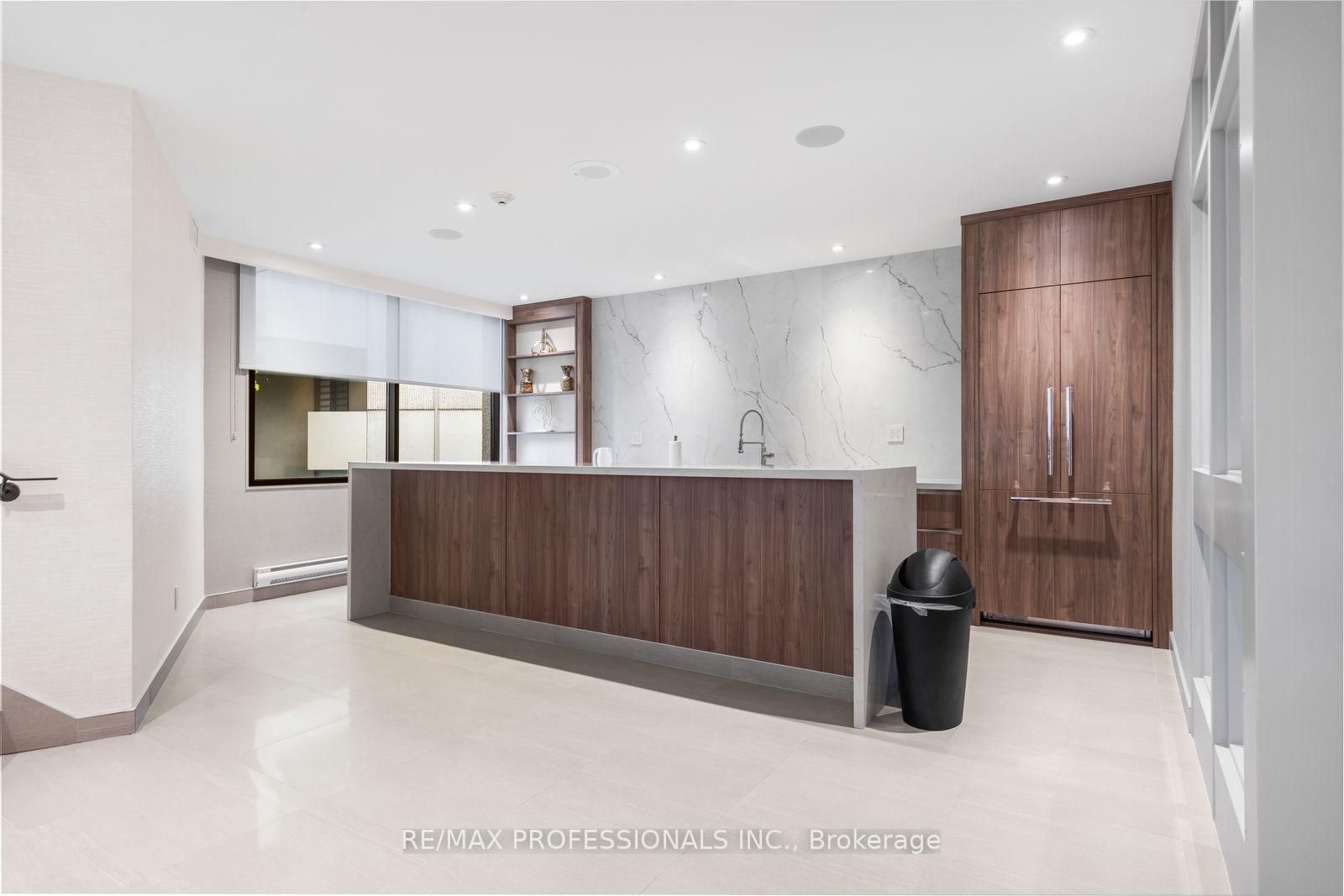 Photo 43 of Unit PH30, 300 Mill Road, Etobicoke, Markland Wood — HOMEH
