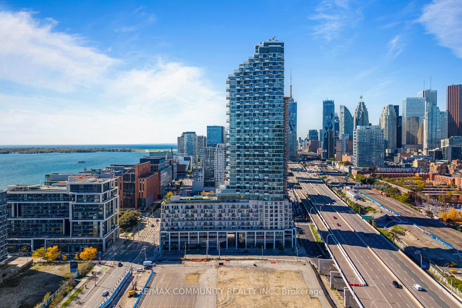 Photo of Unit 2102, 16 Bonnycastle Street