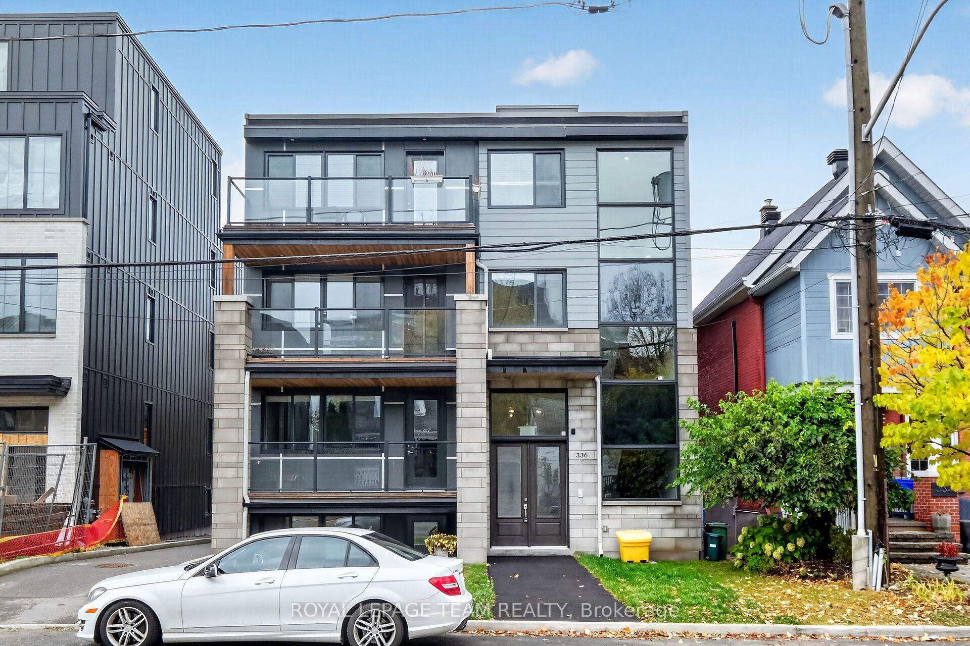 Front of Unit 3, 336 Tweedsmuir Avenue