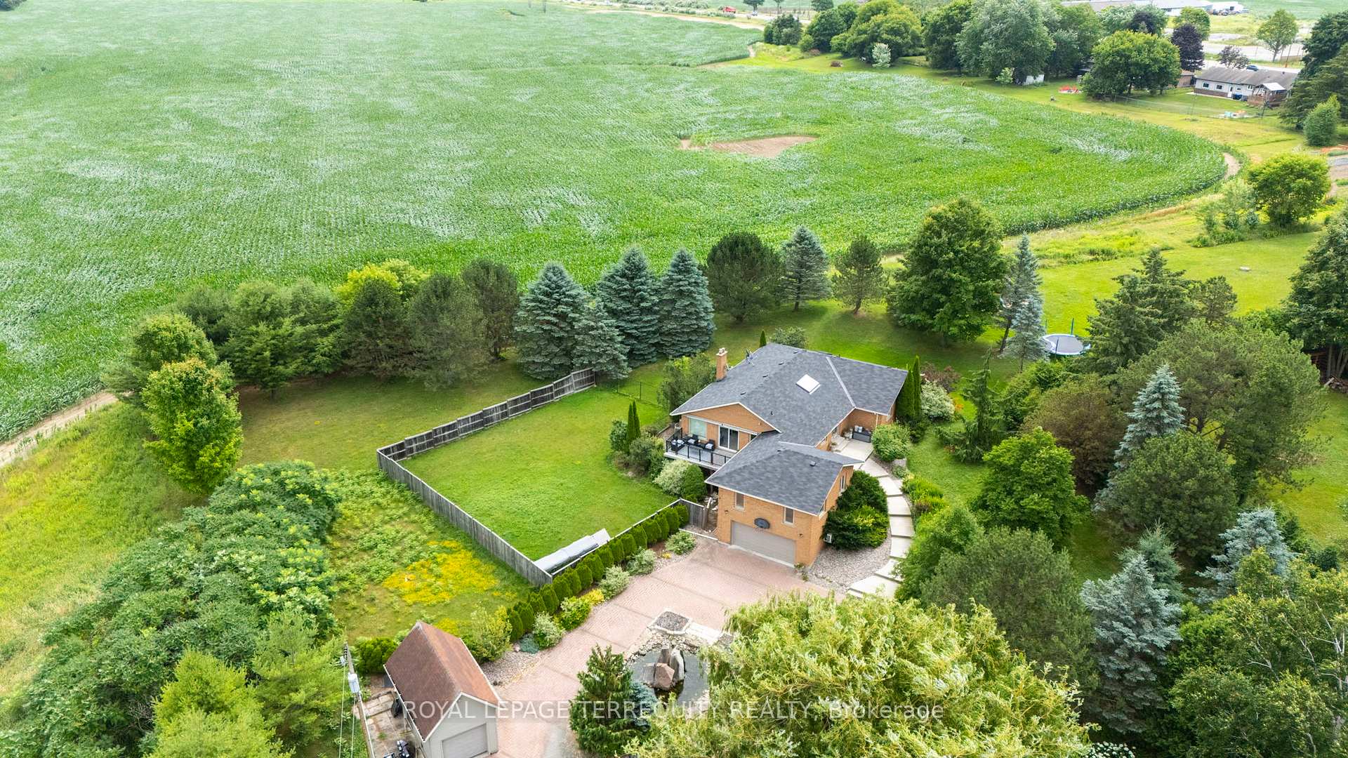 Photo 2 of 1041 15 Side Road, New Tecumseth, Rural New Tecumseth — HOMEH