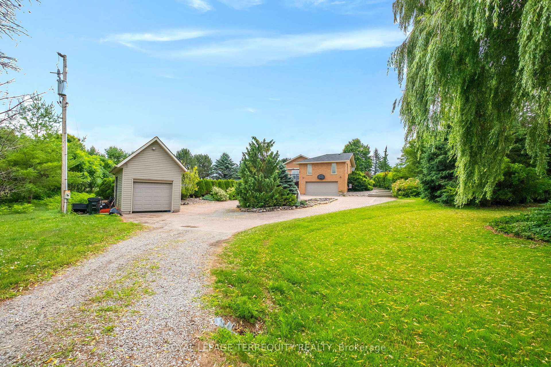 Photo 8 of 1041 15 Side Road, New Tecumseth, Rural New Tecumseth — HOMEH