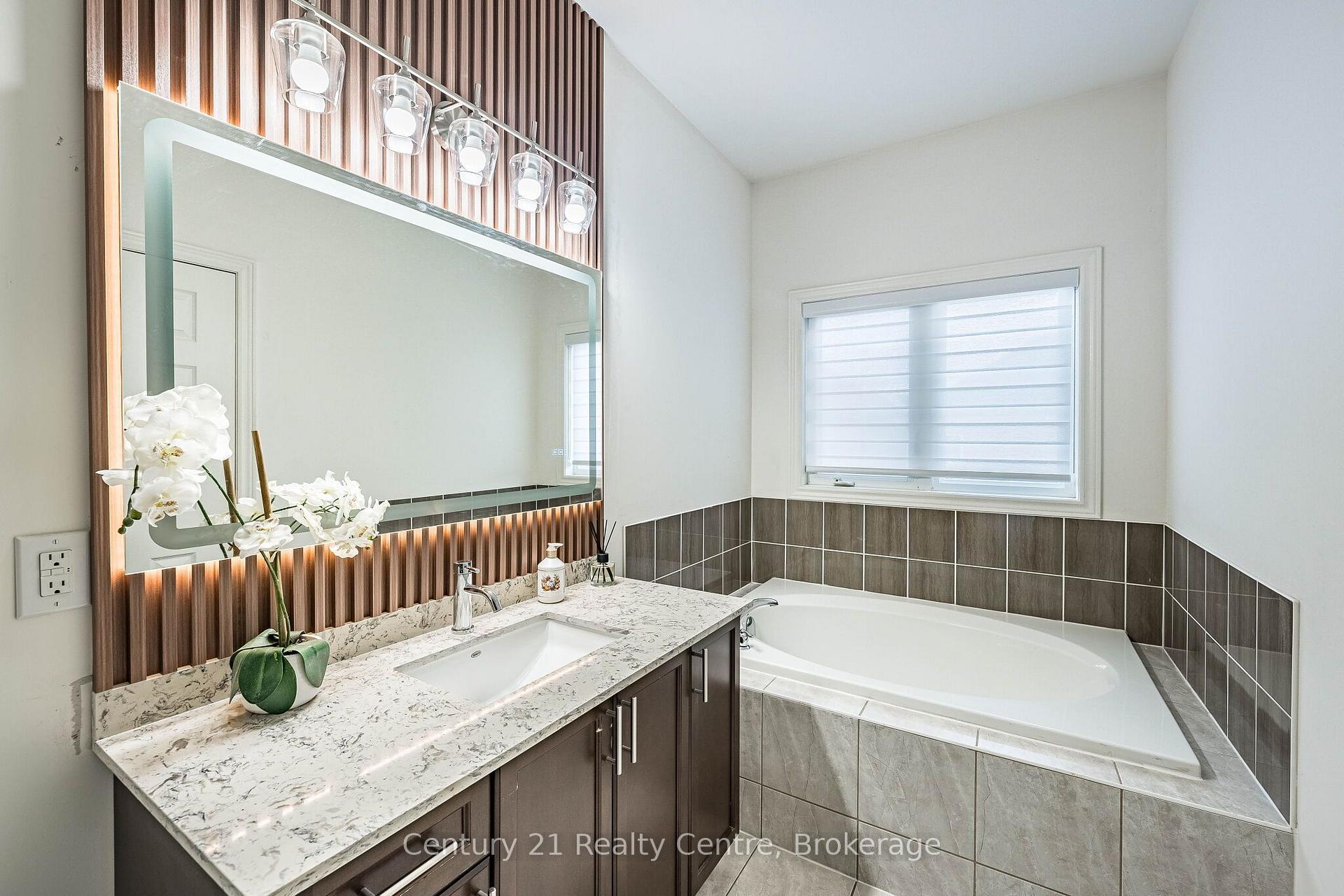 Photo 48 of 355 Royal West Drive W, Brampton, Credit Valley — HOMEH