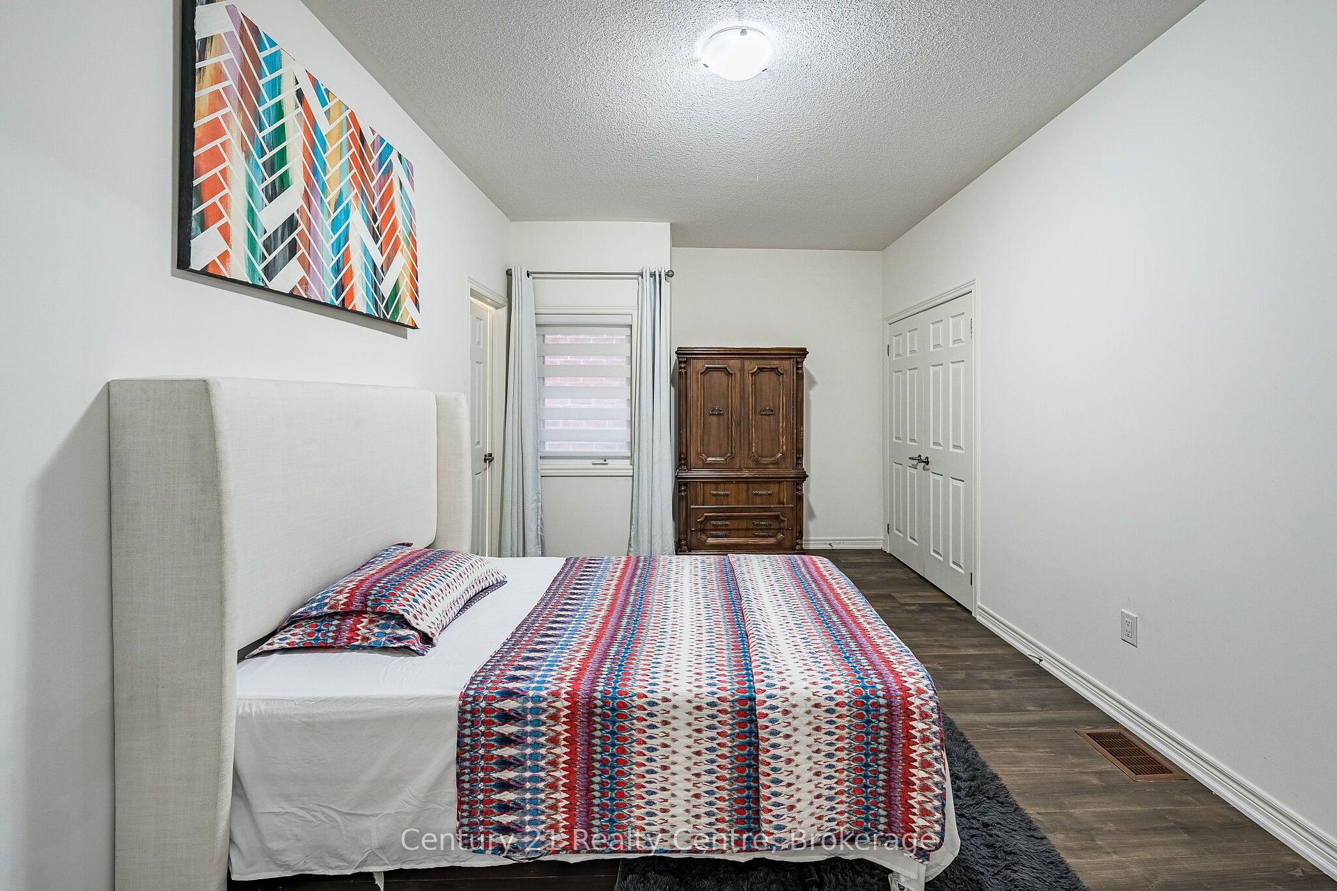 Photo 62 of 355 Royal West Drive W, Brampton, Credit Valley — HOMEH