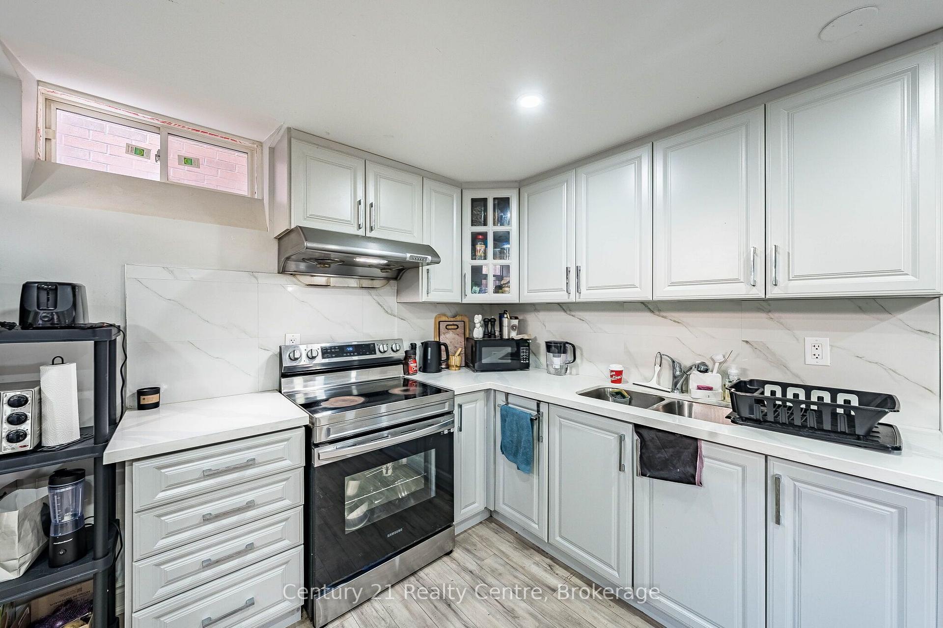 Photo 68 of 355 Royal West Drive W, Brampton, Credit Valley — HOMEH