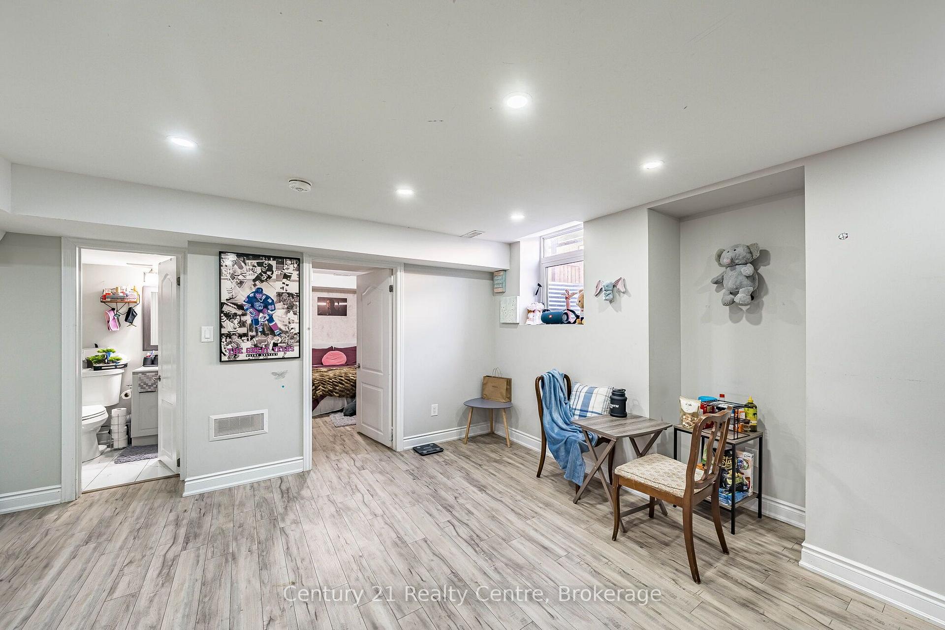 Photo 69 of 355 Royal West Drive W, Brampton, Credit Valley — HOMEH