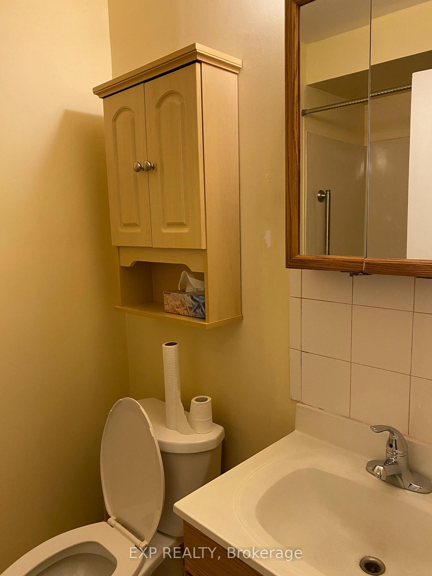 Photo 17 of Unit #WEST, 1ST, 2 South Drive, St. Catharines, Old Glenridge — HOMEH